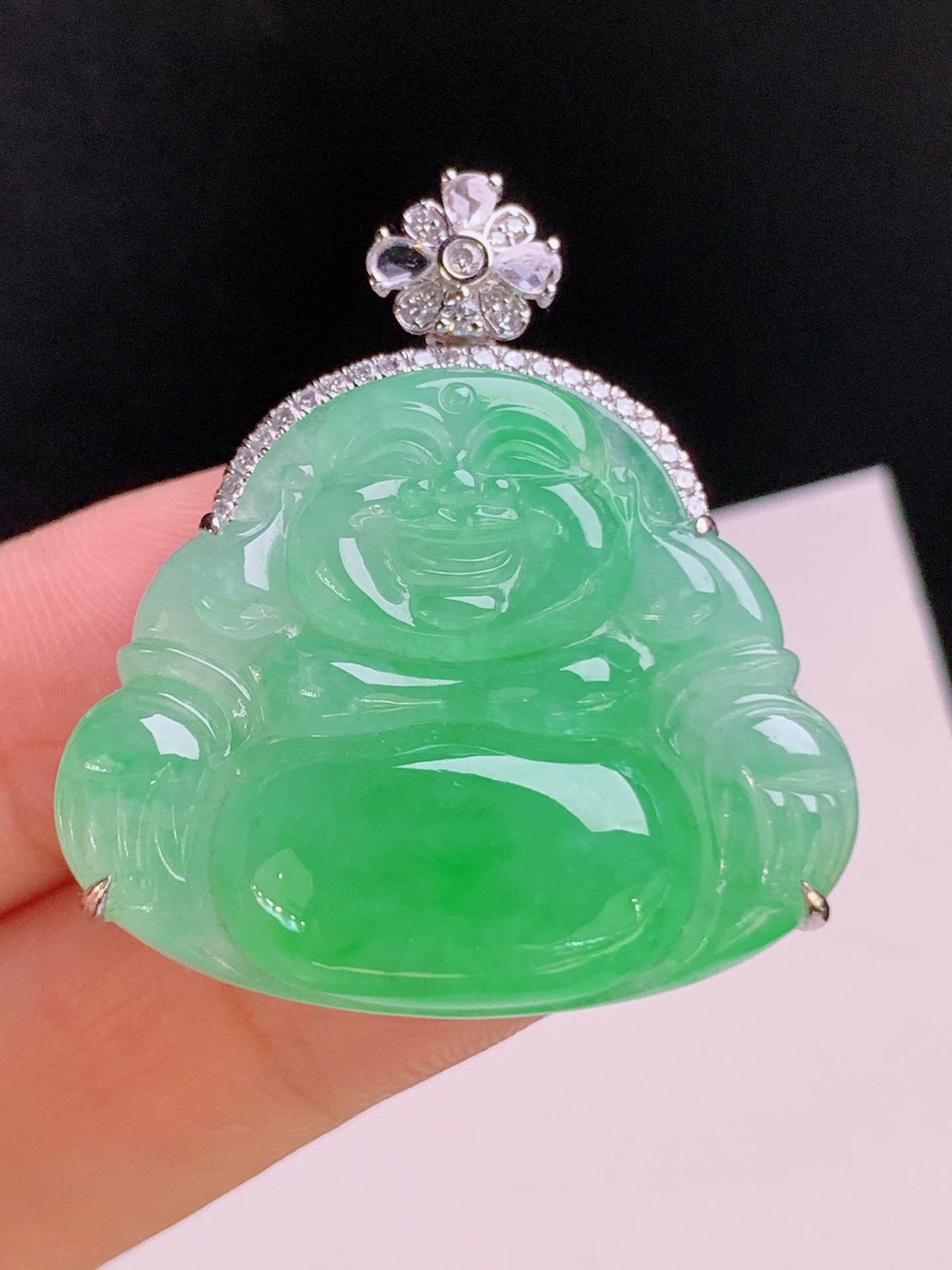 ️ 阳绿佛公吊坠，底色鲜亮，饱满大气，镶钻精致 裸石21.6-31.6-5 整体35