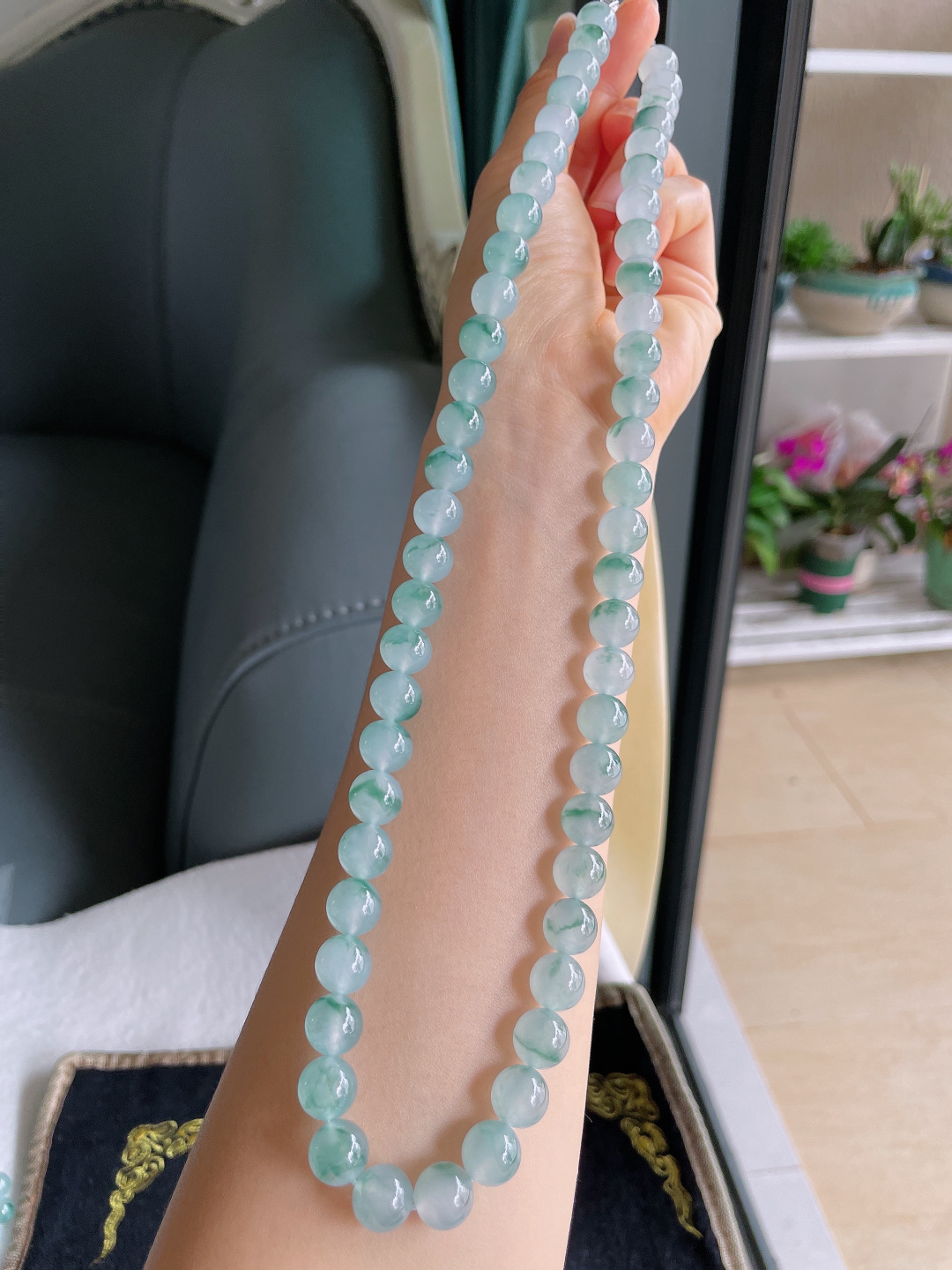 缅甸天然翡翠A货，冰飘花项链，尺寸：10mm56颗。【编4188】