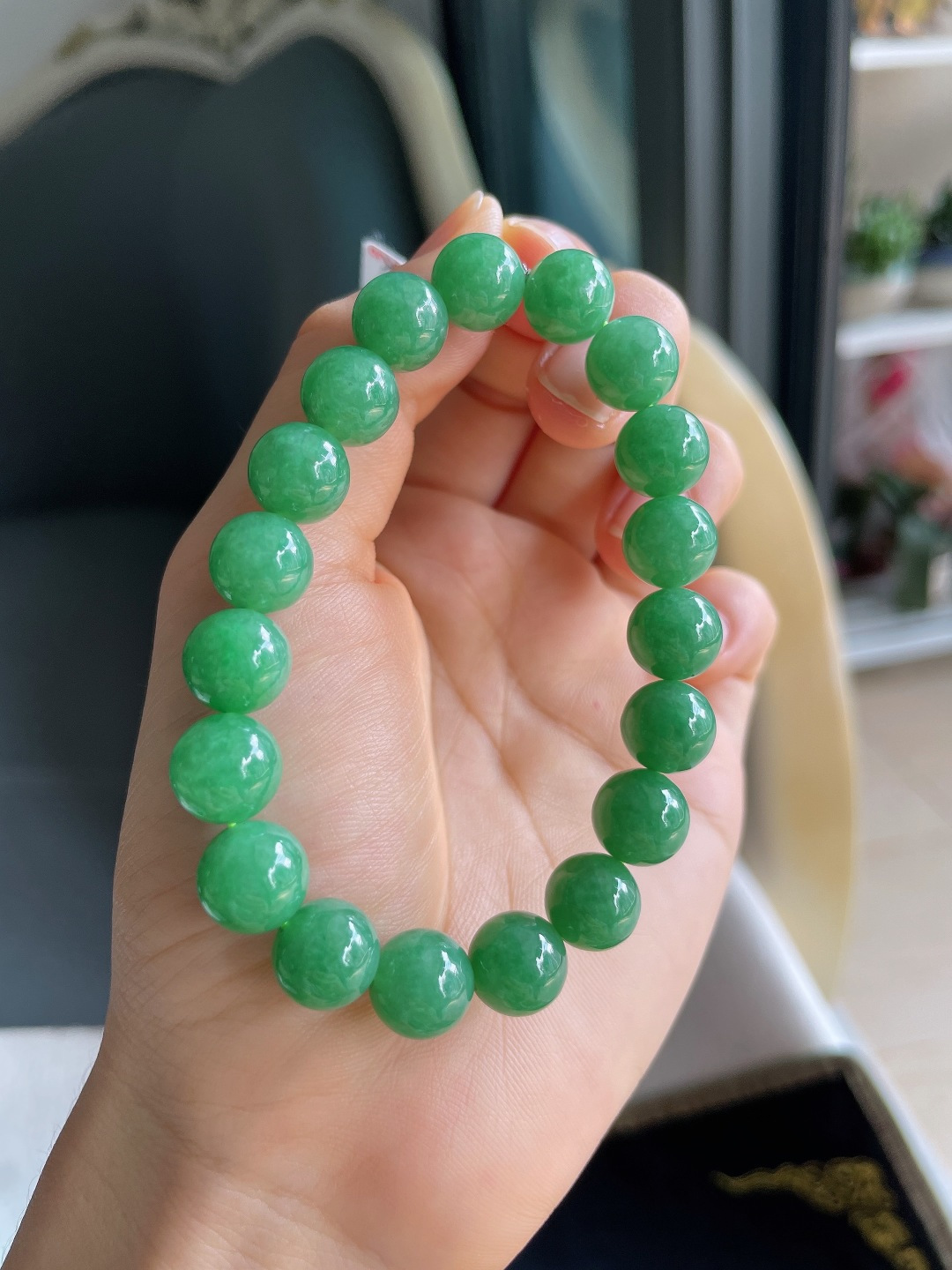️，缅甸天然翡翠A货，冰满绿手串，尺寸：10mm。【编4735】