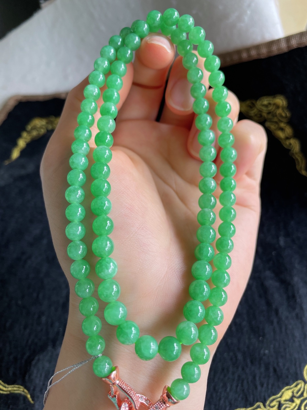 缅甸天然翡翠A货，冰满绿项链，尺寸：6-6.5mm91颗。【编3049】