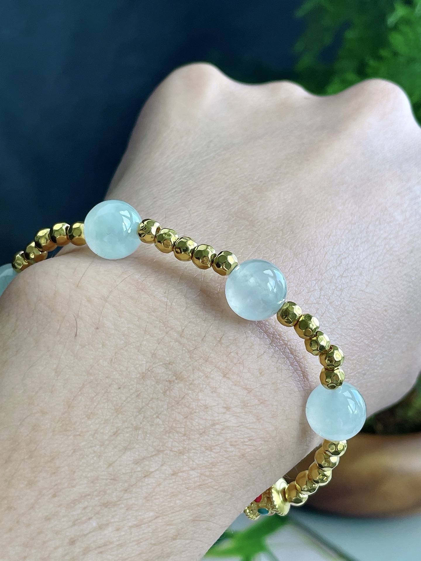 【珠子】白冰手链圆珠珠子手链 【说明】缅甸 性比高 【尺寸】9.8mm 【重量】10.2克