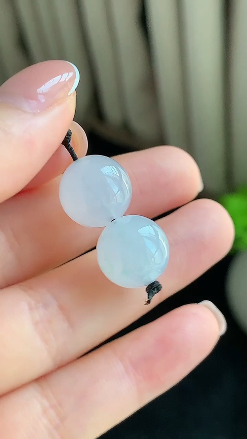 ️天然翡翠，细腻冰珠子 尺寸12.7 aa915