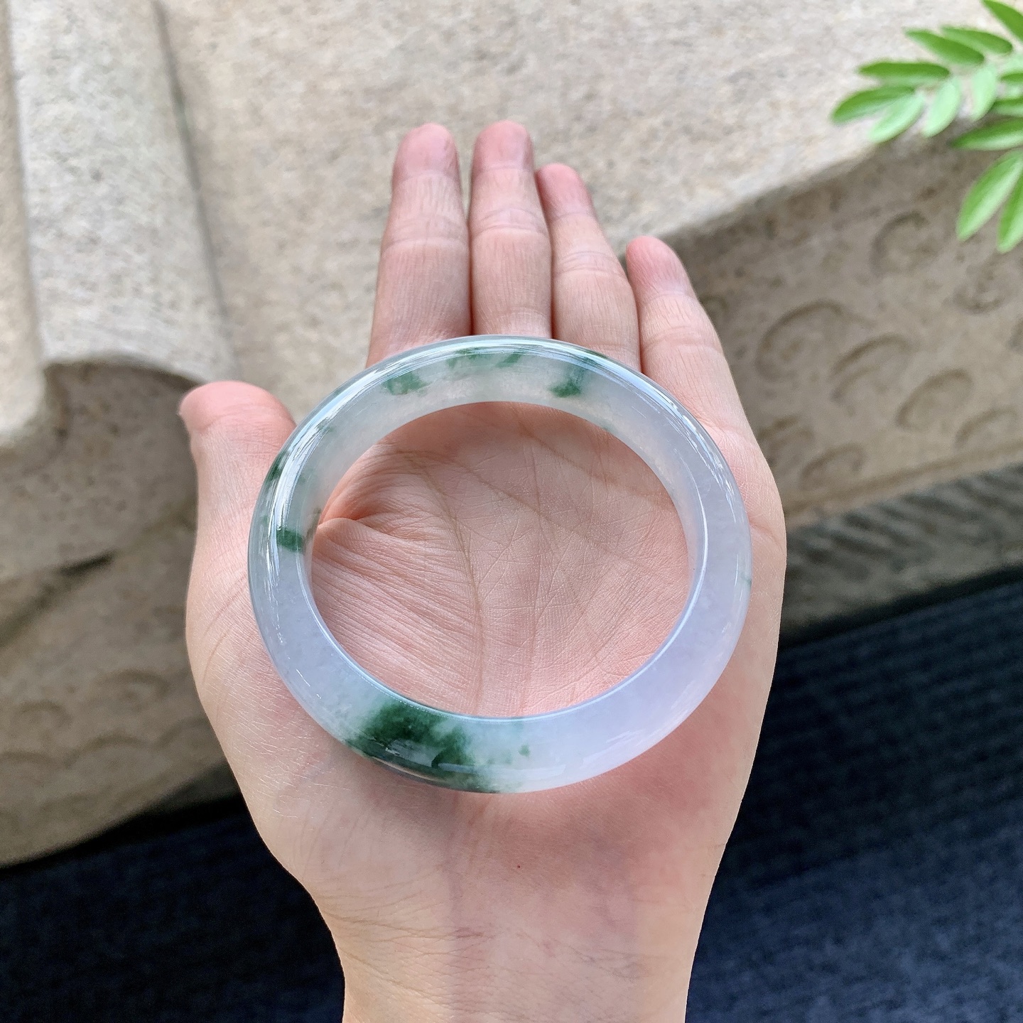 正圈52 53 圈口53.3/10.7/8 编码AN092910 糯冰紫底飘花，水润，种老，细腻，打灯有絮线