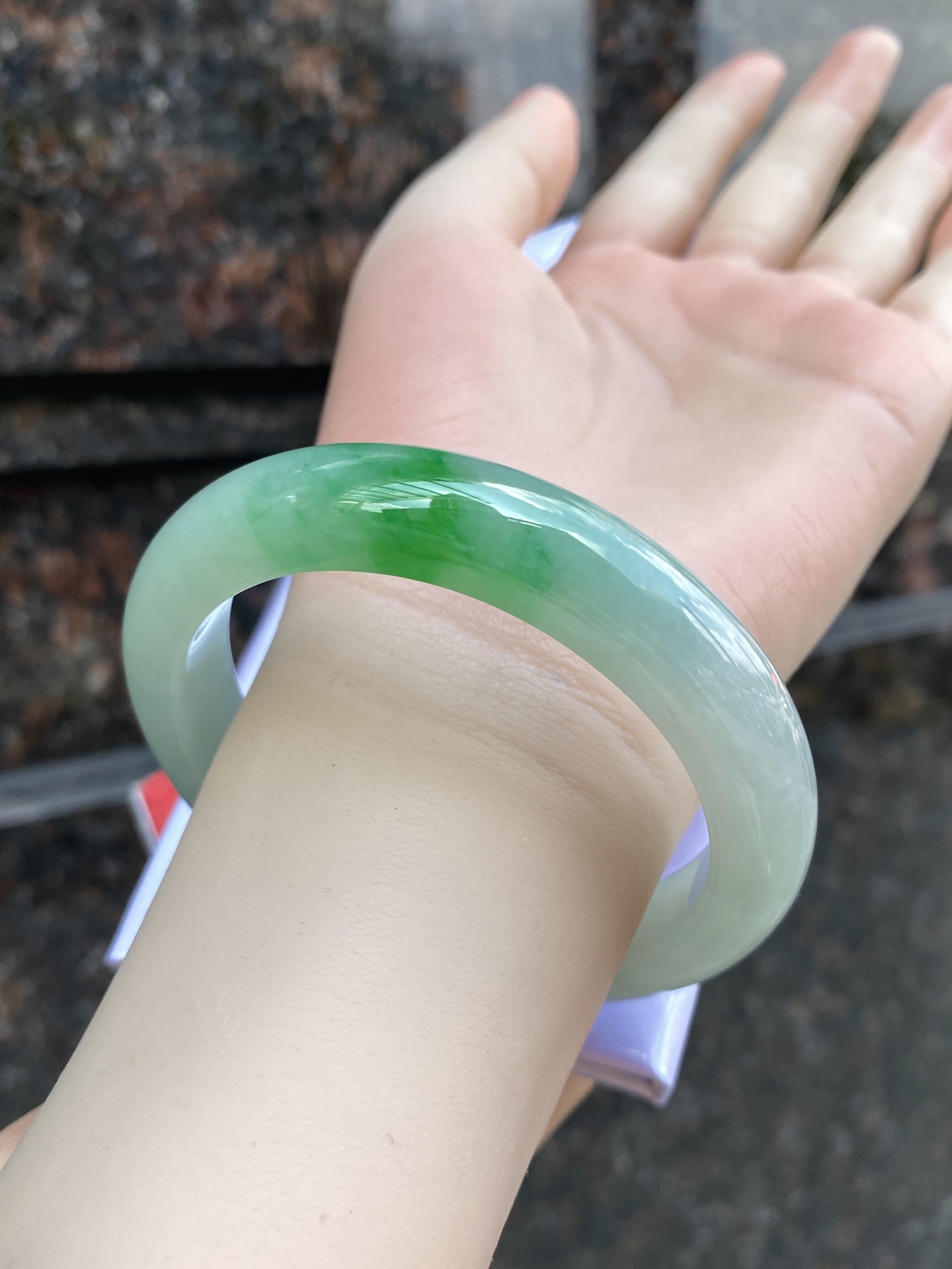 飘绿正圈手镯 尺寸：57.7-12.2-9.2 0CSL260928