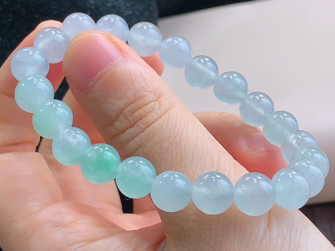 ️ 冰手串，尺寸取一8.4mm，包A附证书