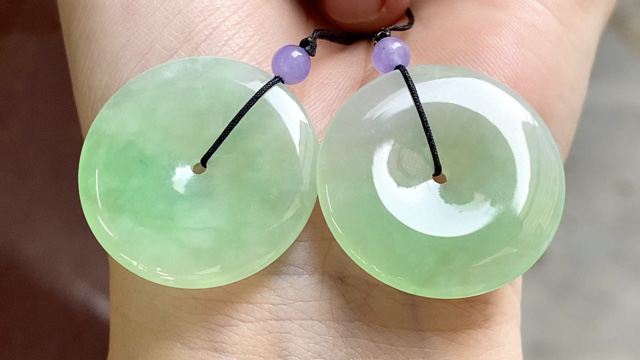 ️ 木纳绿平安扣一对 26.8*3.8 完整