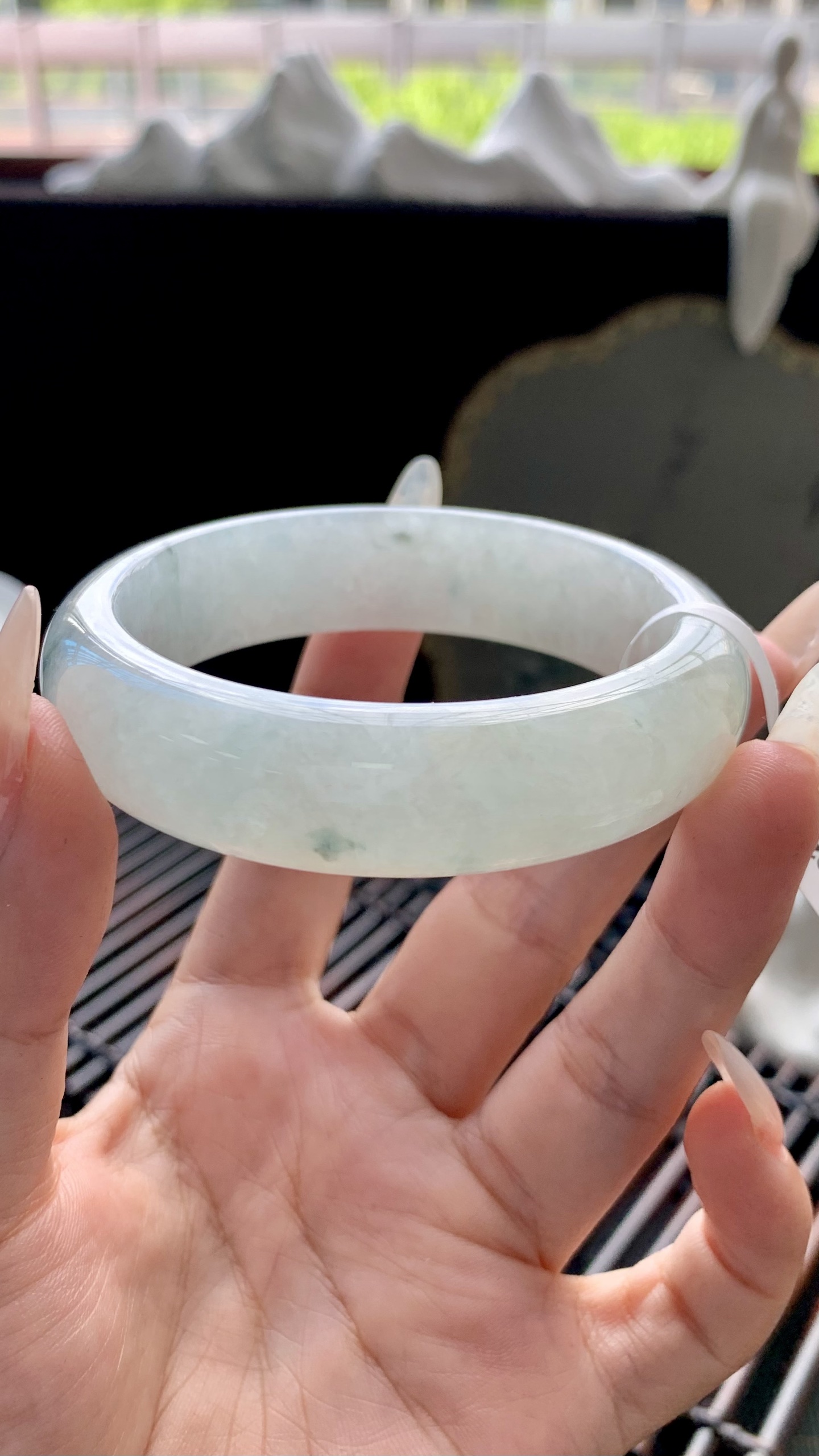 宽版飘花正圈手镯成品 A6928-2 尺寸：55-15.5-8