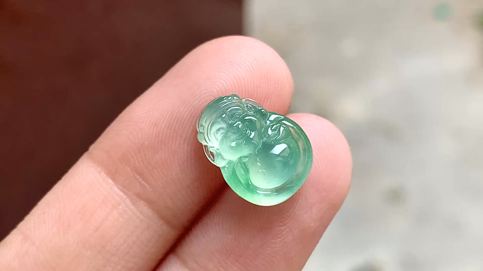 ️ 玻璃种木纳绿财神 13.8*10.2*4.5 完整