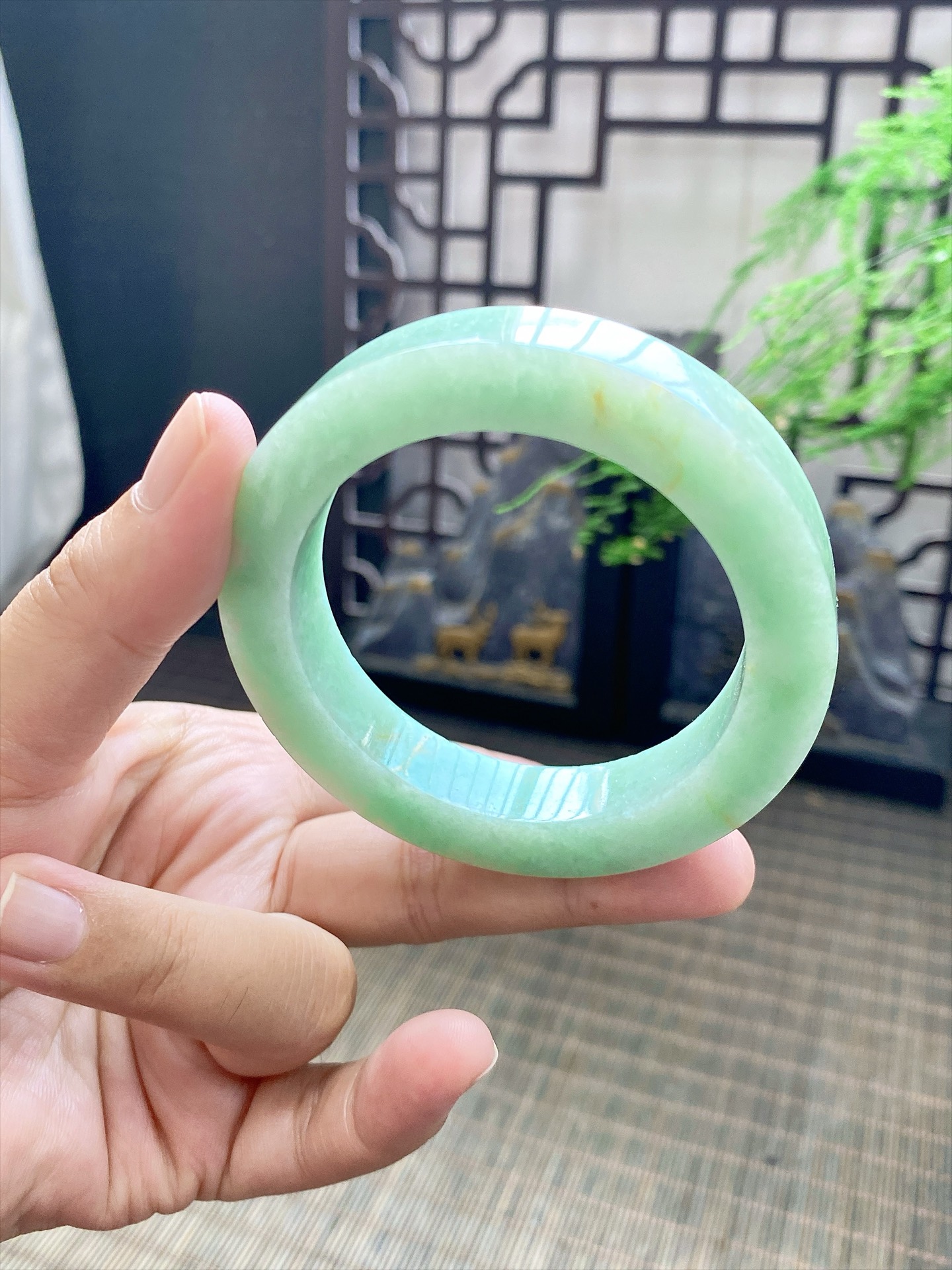 果绿洒金手镯胚 尺寸53-71-12 编号JF1106-3