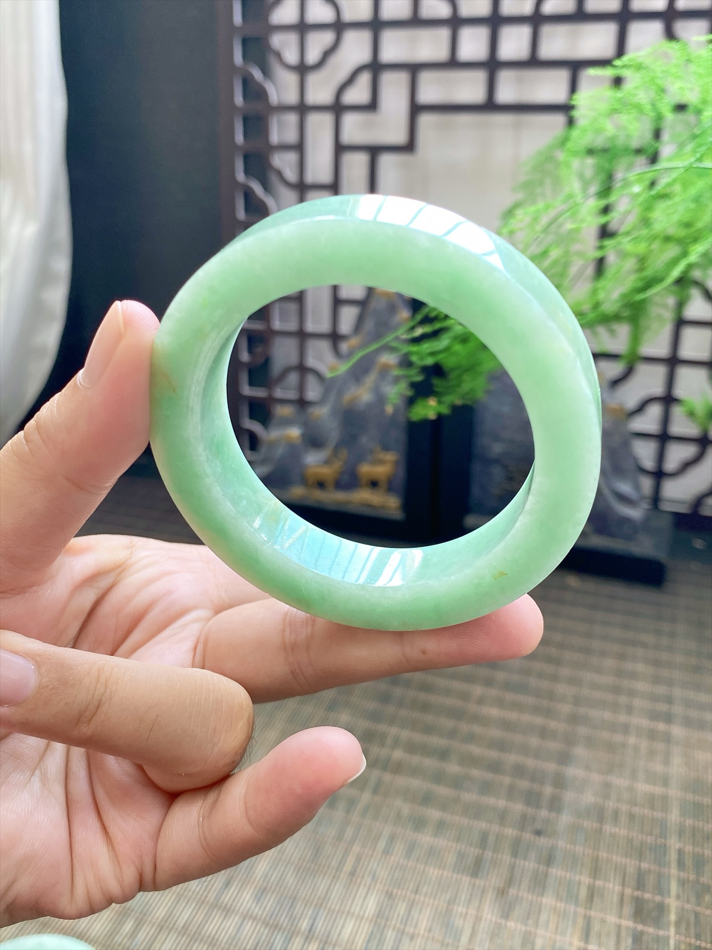 果绿洒金手镯胚 尺寸53-71-12 编号JF1106-3