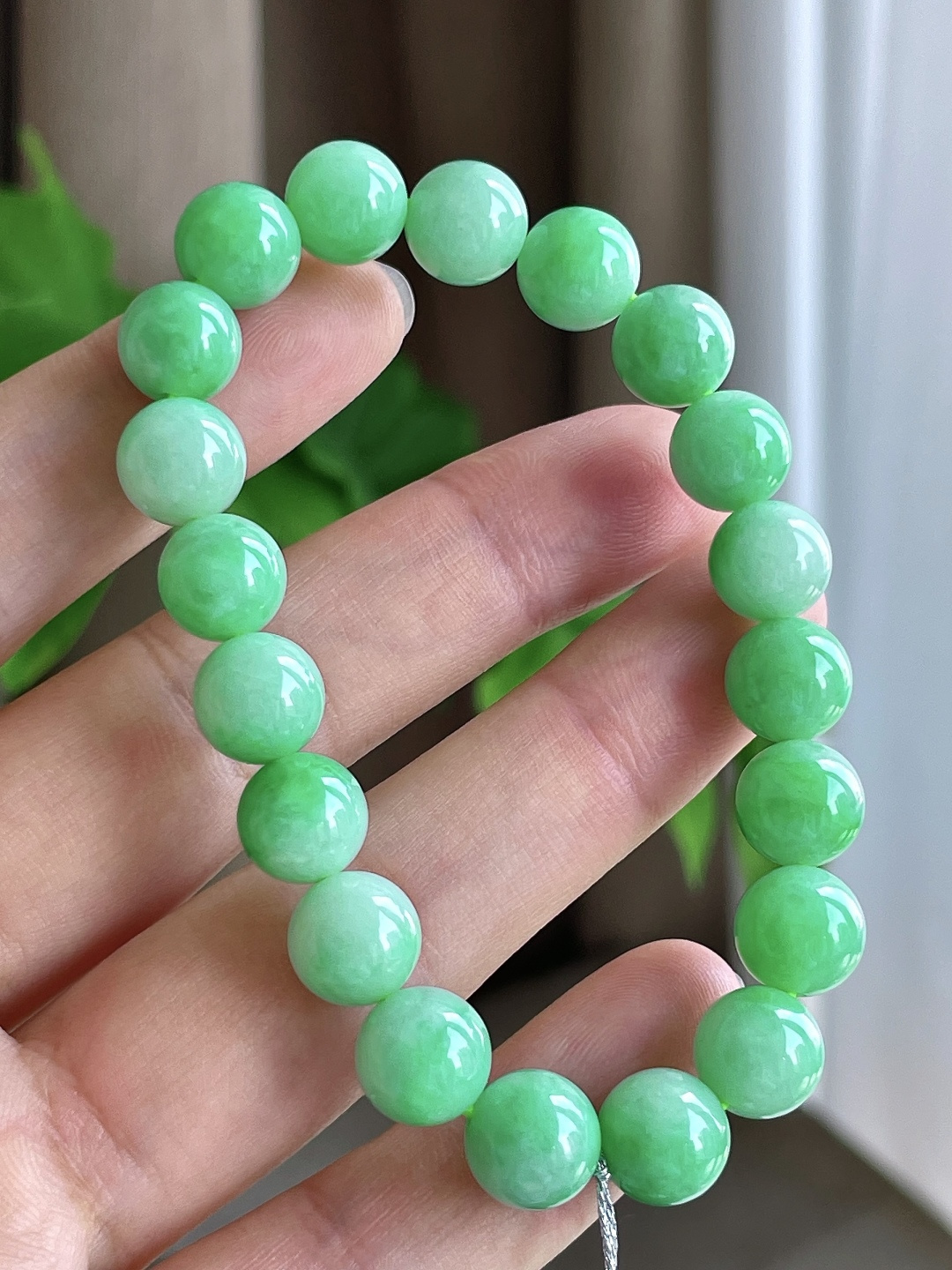 【珠子】阳绿手链圆珠珠子手链 【说明】缅甸 性比高 【尺寸】9.5mm 【重量】30.9克