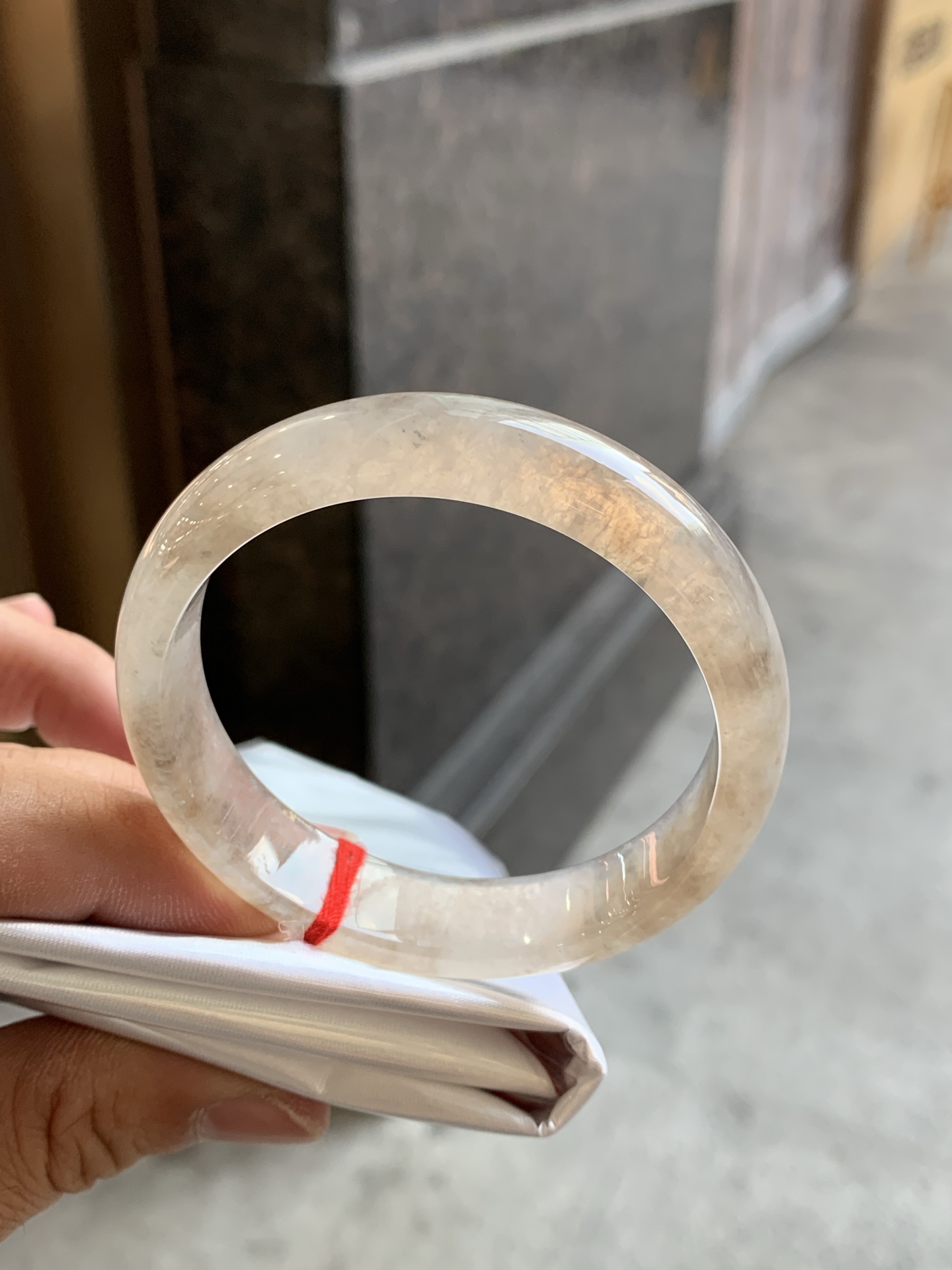 56.2-13-6.5 冰茶色正圈 特色镯，近期市场比较火的网红料 冰透底带点咖啡色 0929-N294-1