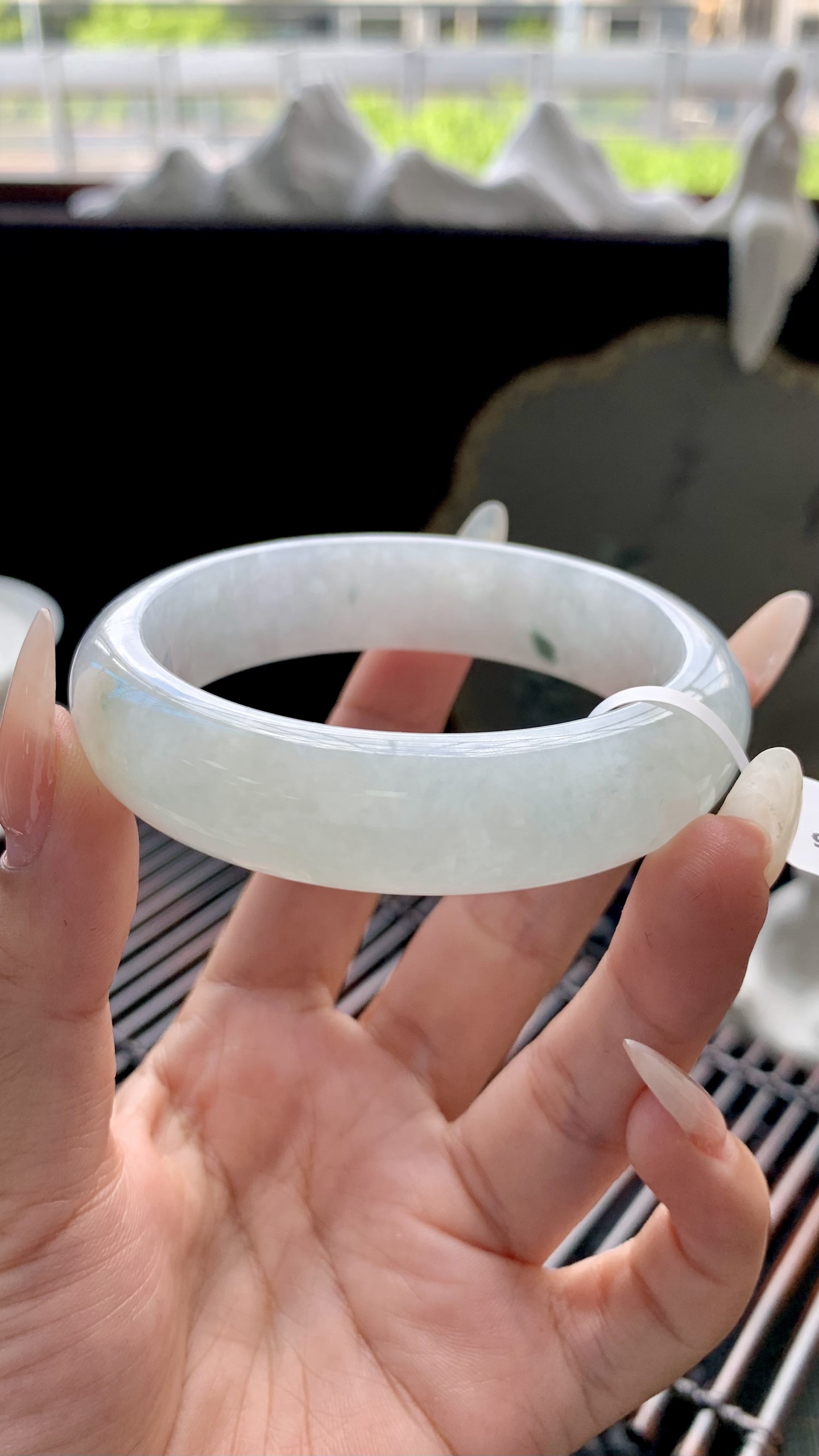 宽版飘花正圈手镯成品 A6928-6 尺寸：55-15-8.5，8-6