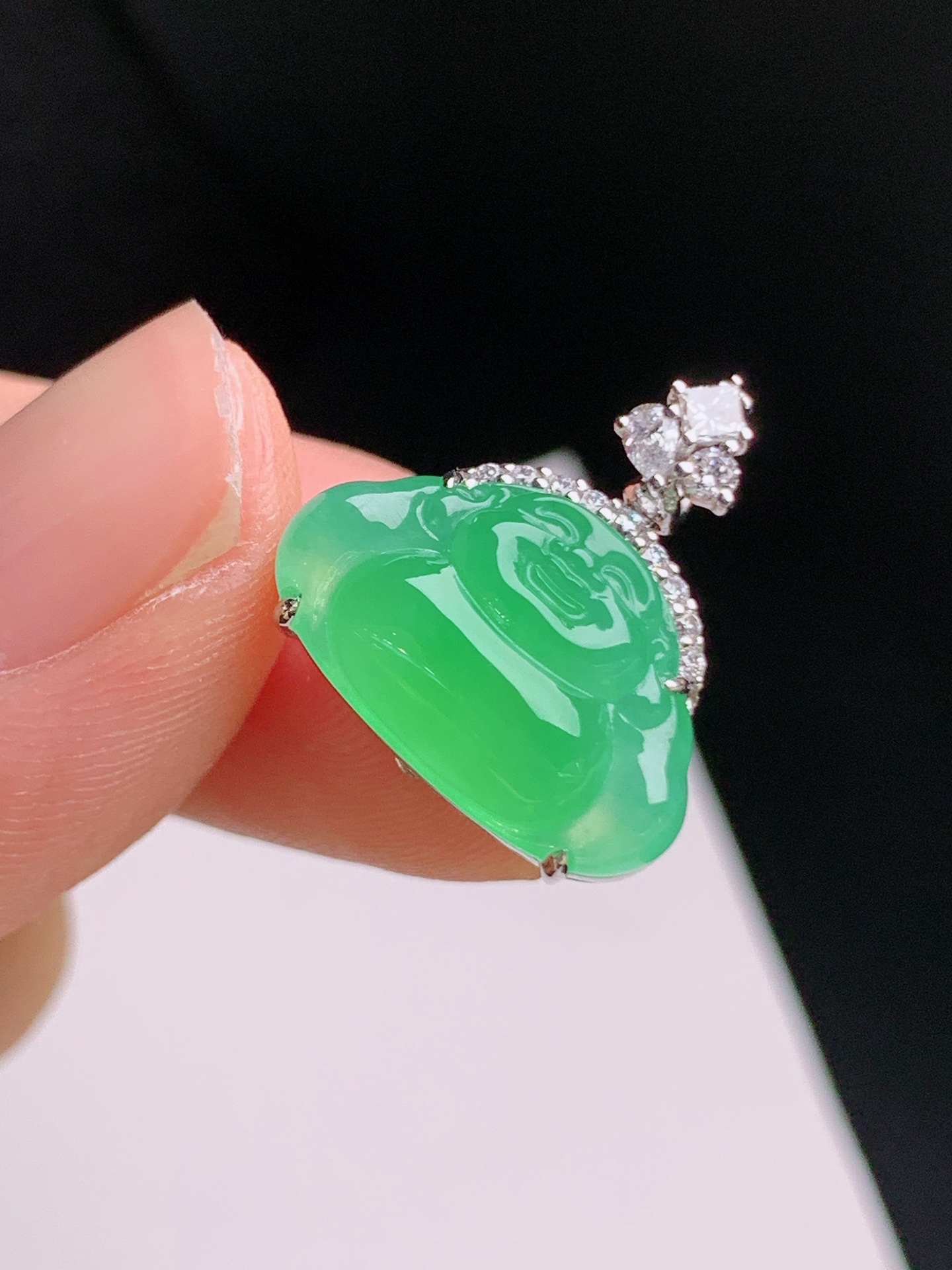 ️ 冰种阳绿佛公吊坠，色泽鲜亮，冰润起光，开脸饱满，裸石9.7-16.7-3.517.3