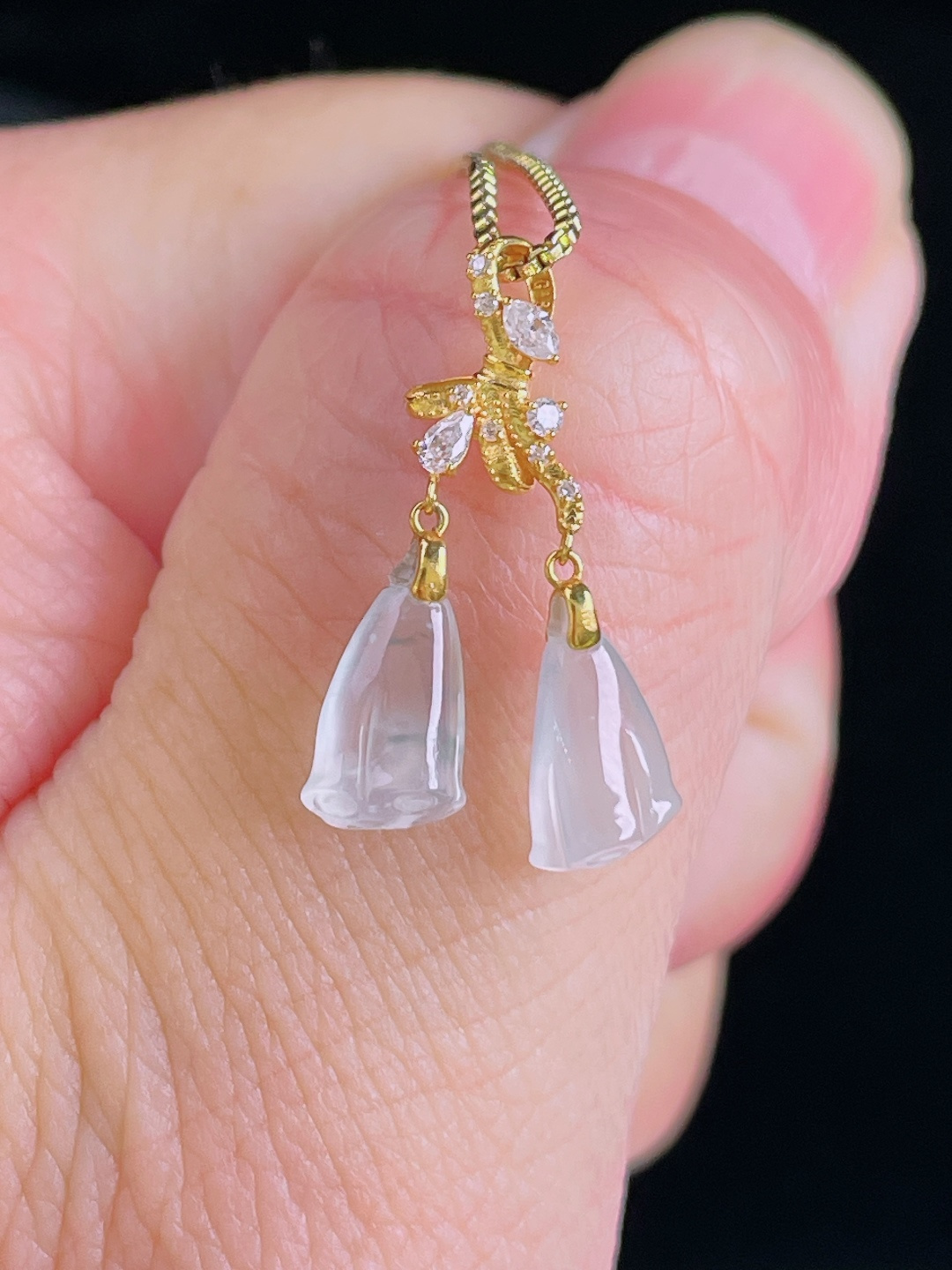 白冰莲藕吊坠，18k镶嵌，老种起光，细底通透，尺寸：22/11/4.3mm0929