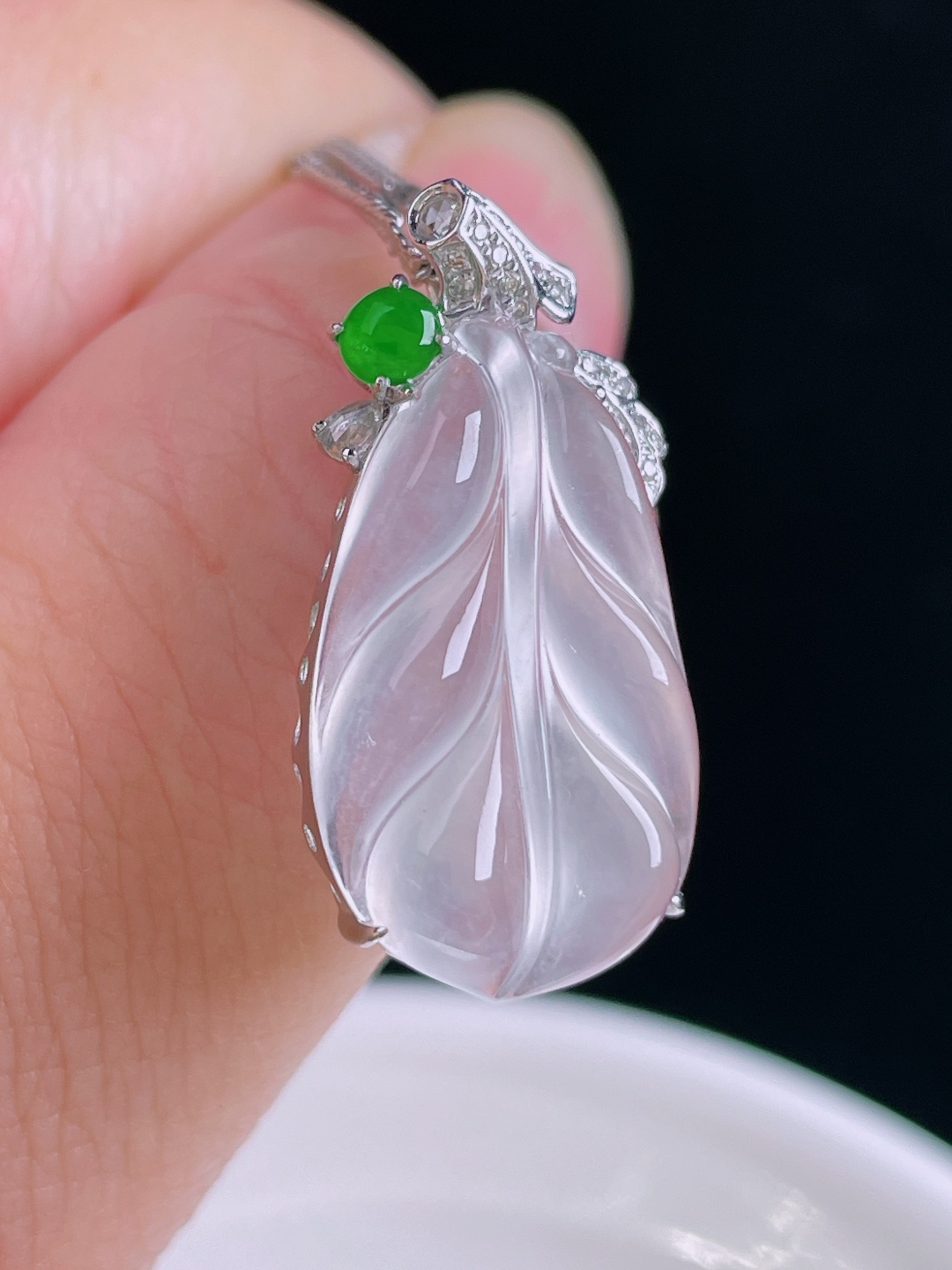 ️树叶，叶子，18k镶嵌，老种起光，细底通透，尺寸：26.4/13/7.3mm0929