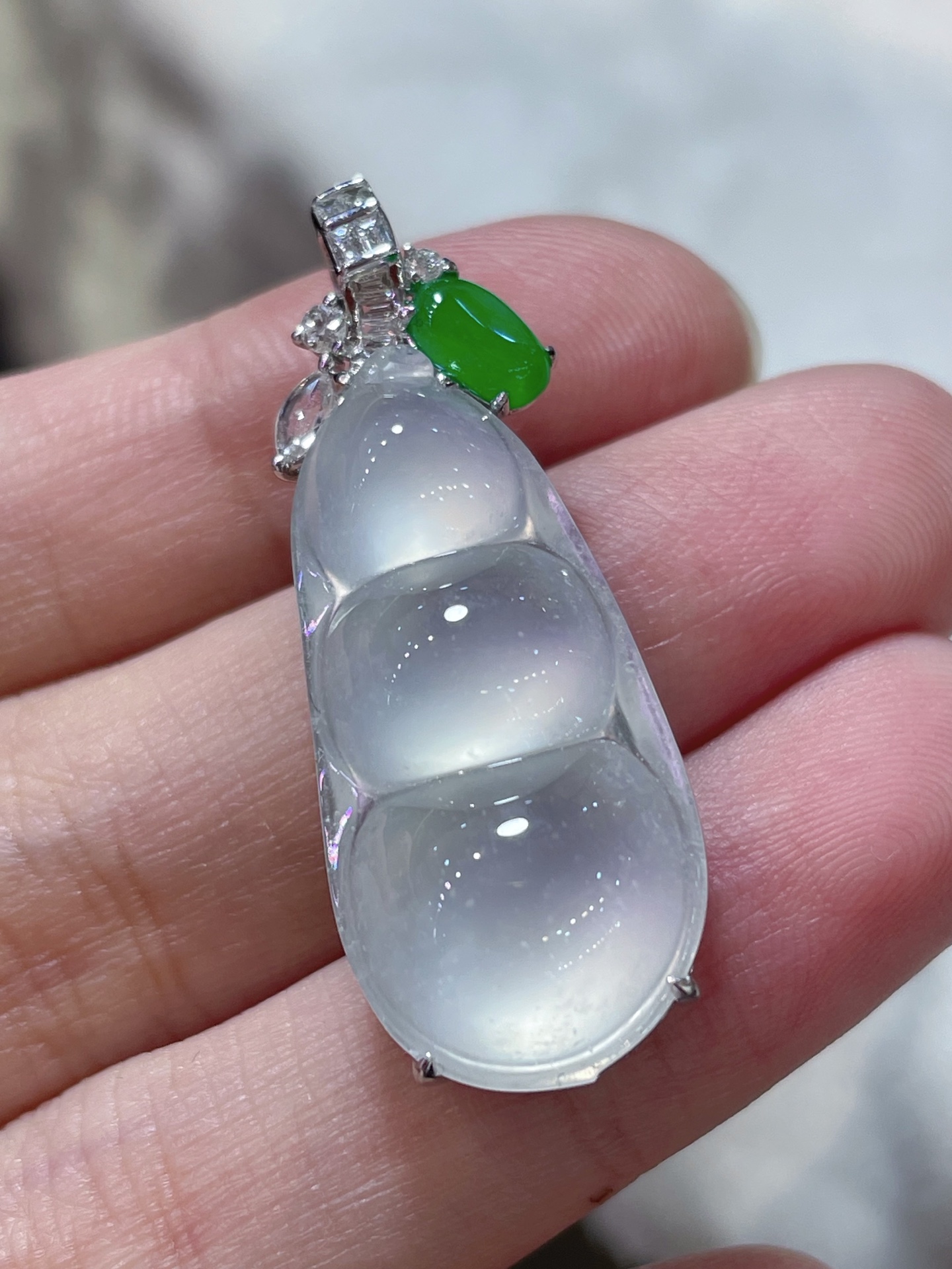 ️ 福豆吊坠，吊坠整体大气，饱满圆润，种水，厚装，18k金豪华镶嵌，29.7-14.2-5