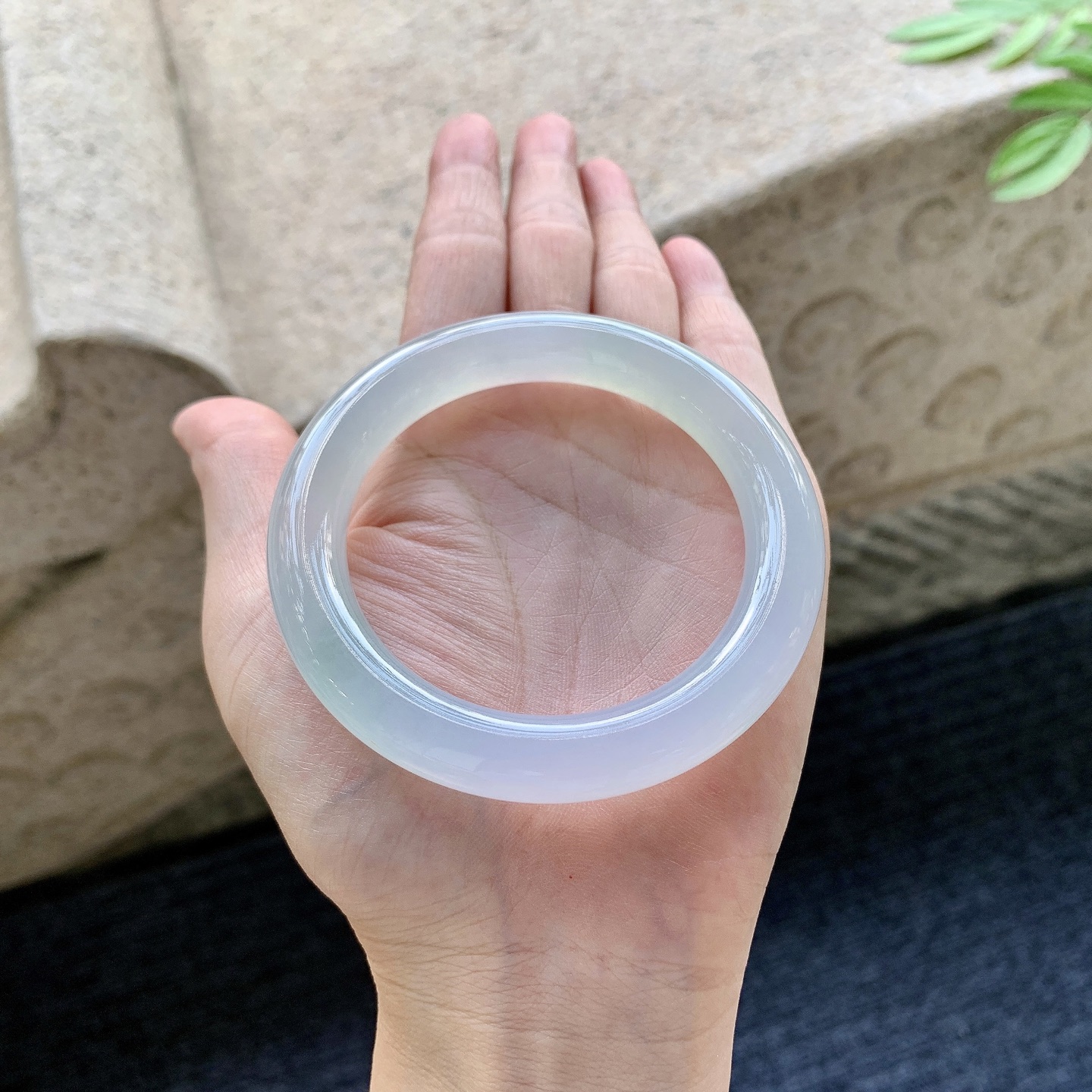 圆条53 54 圈口54.2/10.5/10.4 编码DZ093004 冰糯春彩，清透，水润，种老，细腻，有纹线