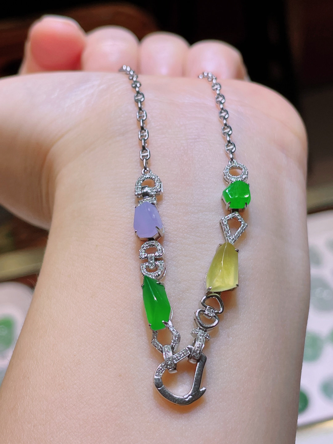 ️冰绿链，18k镶嵌，老种起光，细底通透，尺寸：裸石9.8/4.5/4mm0916