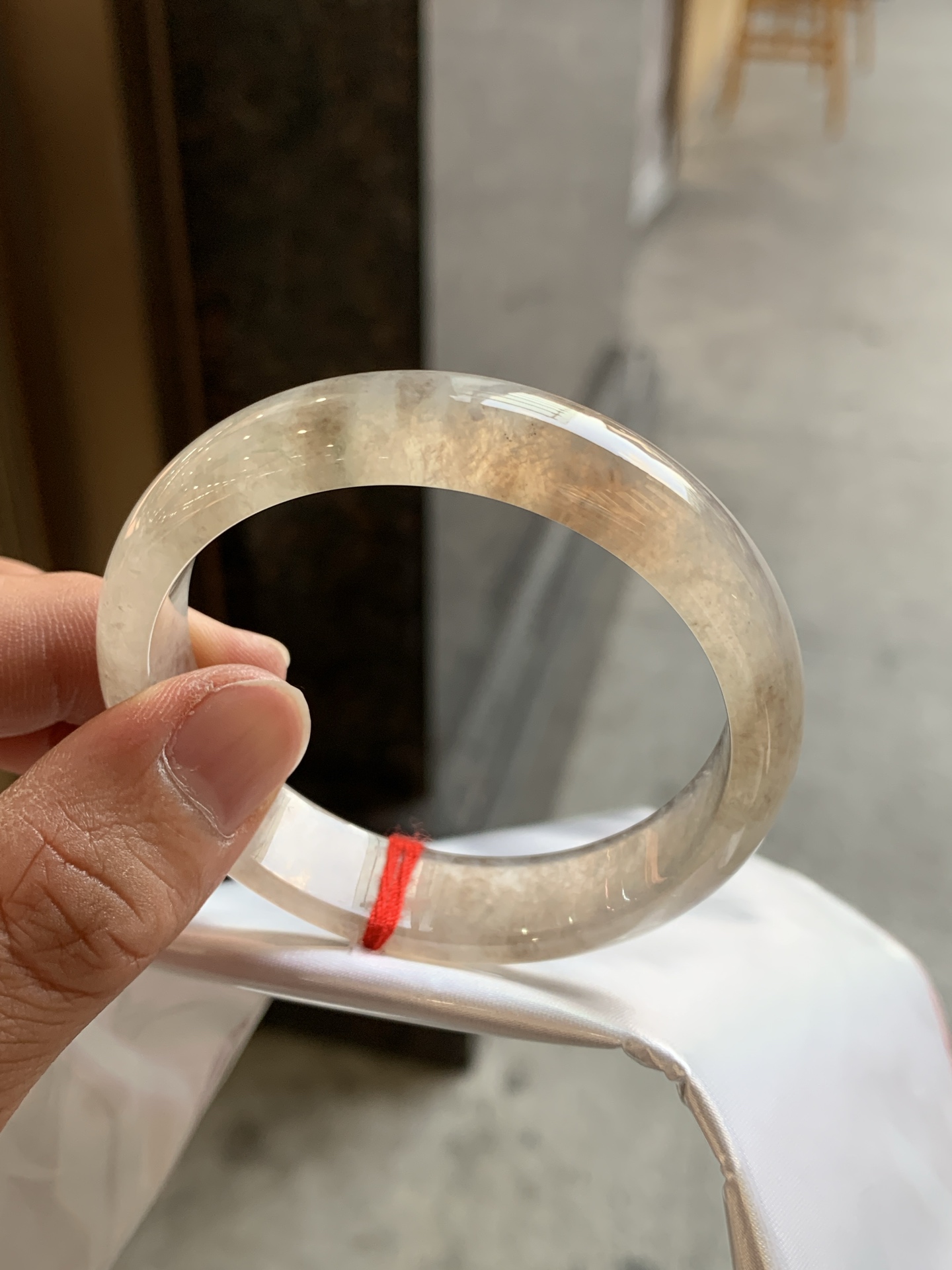 56.2-13-6.5 冰茶色正圈 特色镯，近期市场比较火的网红料 冰透底带点咖啡色 0929-N294-1
