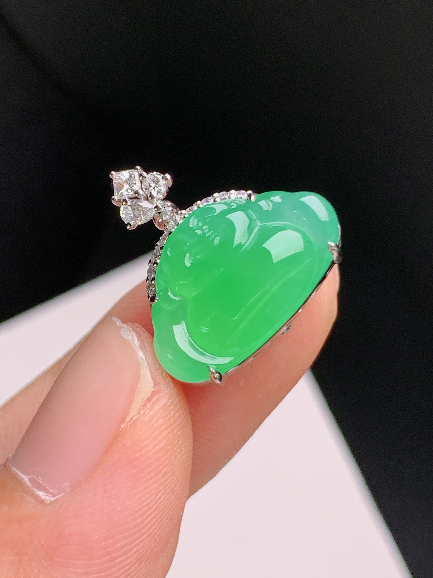 ️ 冰种阳绿佛公吊坠，色泽鲜亮，冰润起光，开脸饱满，裸石9.7-16.7-3.517.3