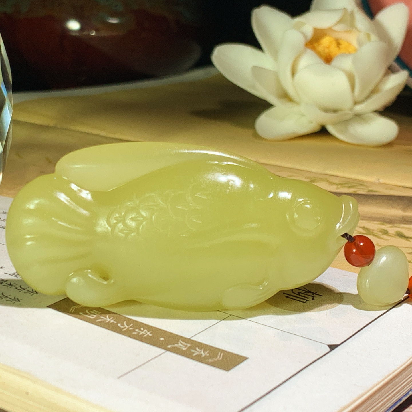 新疆若羌黄口料如鱼得水鱼挂件！尺寸64/30/16重47克 玉质细腻油润。手推出油。佩戴高端典雅。lt260929