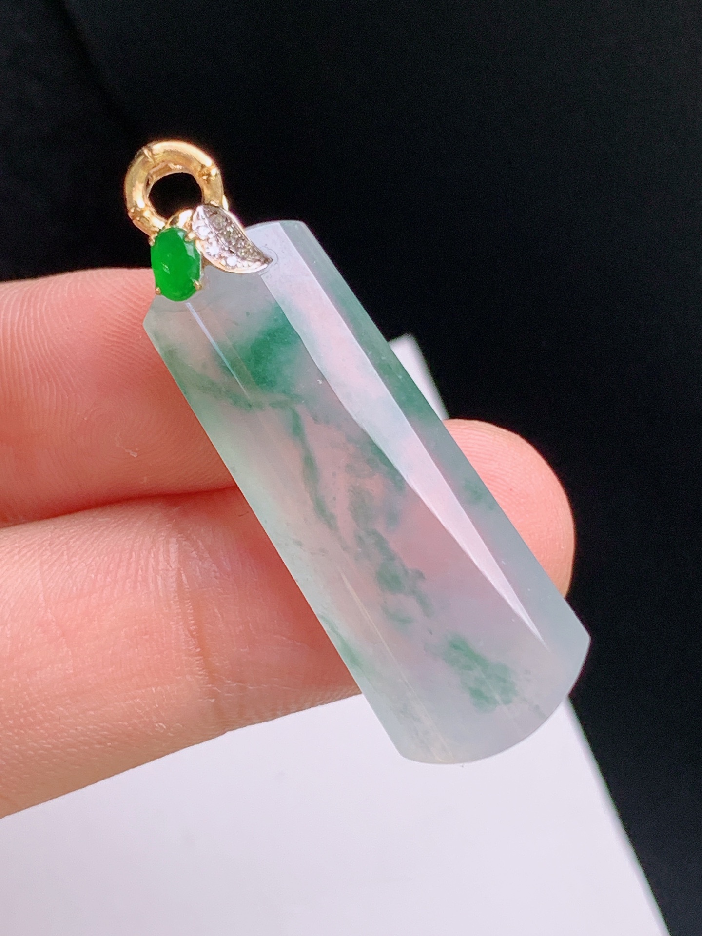 ️ 冰种飘花无事牌吊坠，冰透起光，飘花写意，简约大气，裸石31.6-21.6-637.9
