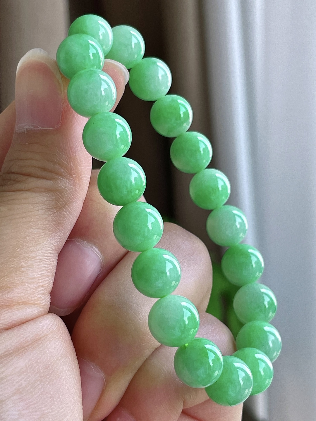【珠子】阳绿手链圆珠珠子手链 【说明】缅甸 性比高 【尺寸】9.5mm 【重量】30.9克