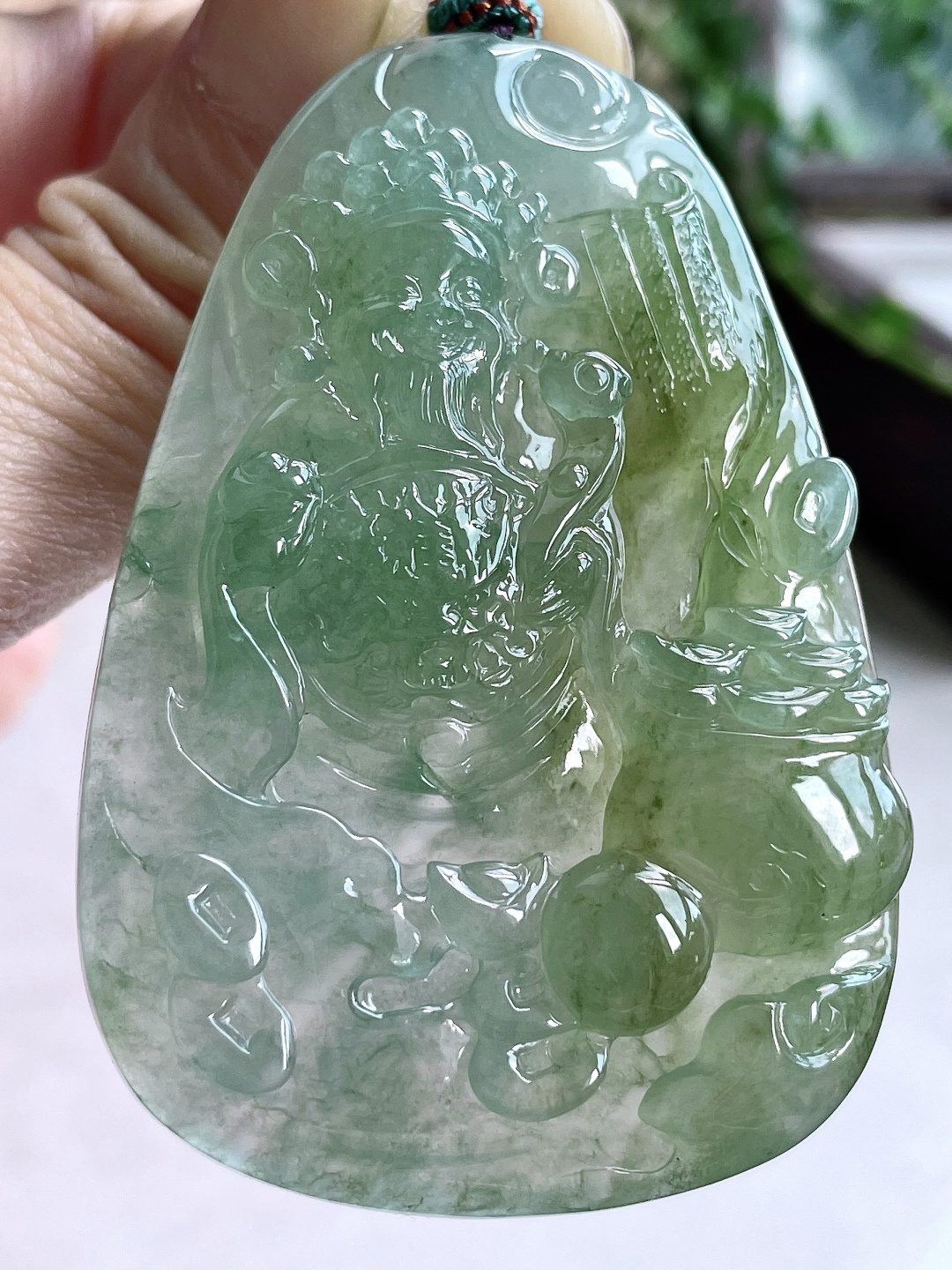 【裸石】冰晴水飘黄翡财神爷牌吊坠 【说明】缅甸 无裂 性比高 厚装 【尺寸】60.7-42-8.6