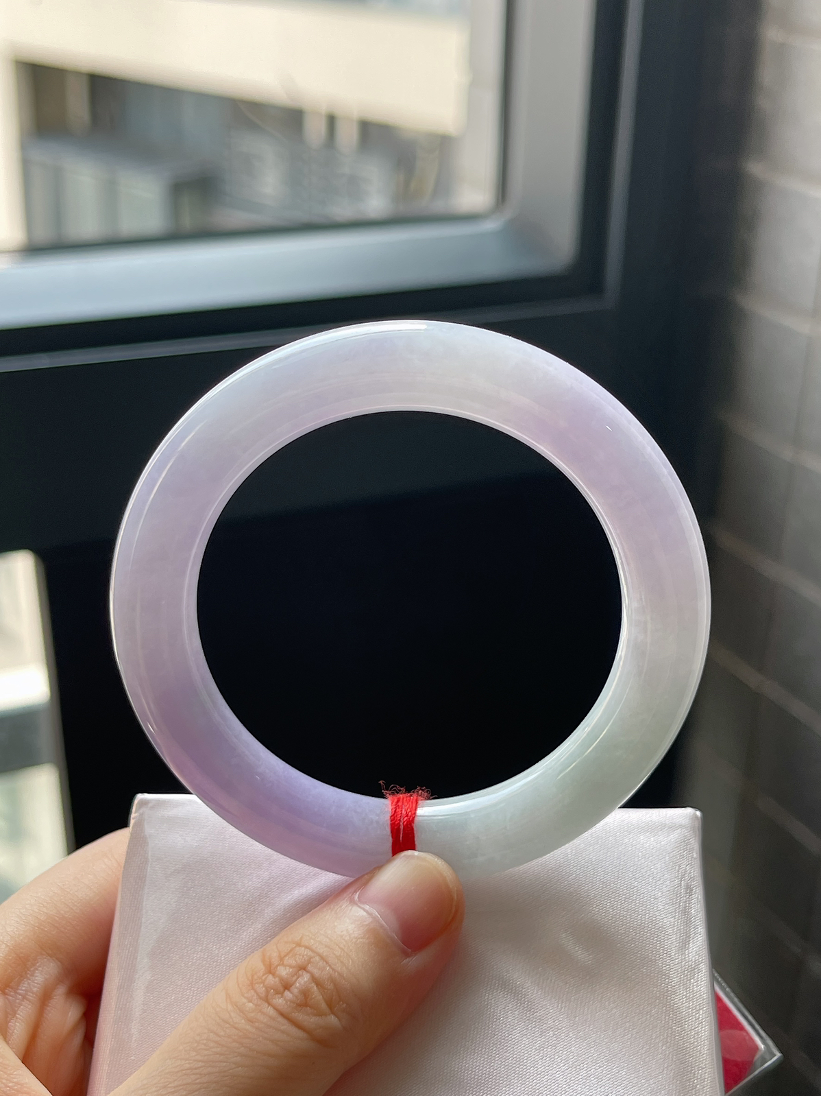 圈口53.2，糯化种春带彩翡翠圆条手镯9.30