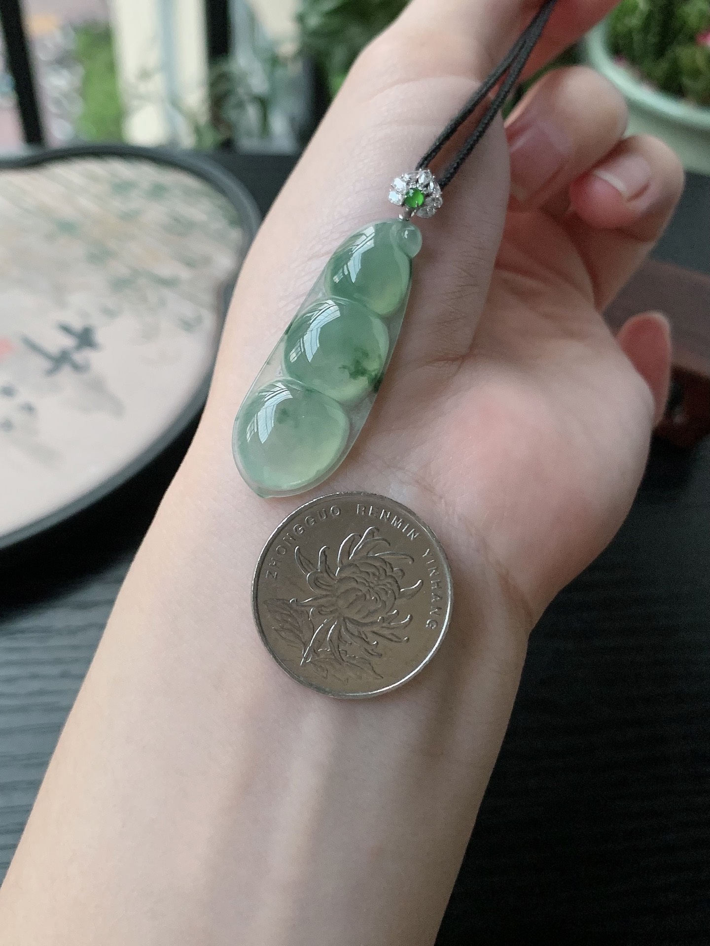 18k金镶嵌老坑冰种胶感飘蓝花福豆吊坠 裸石尺寸:40-14.7-5.6mm