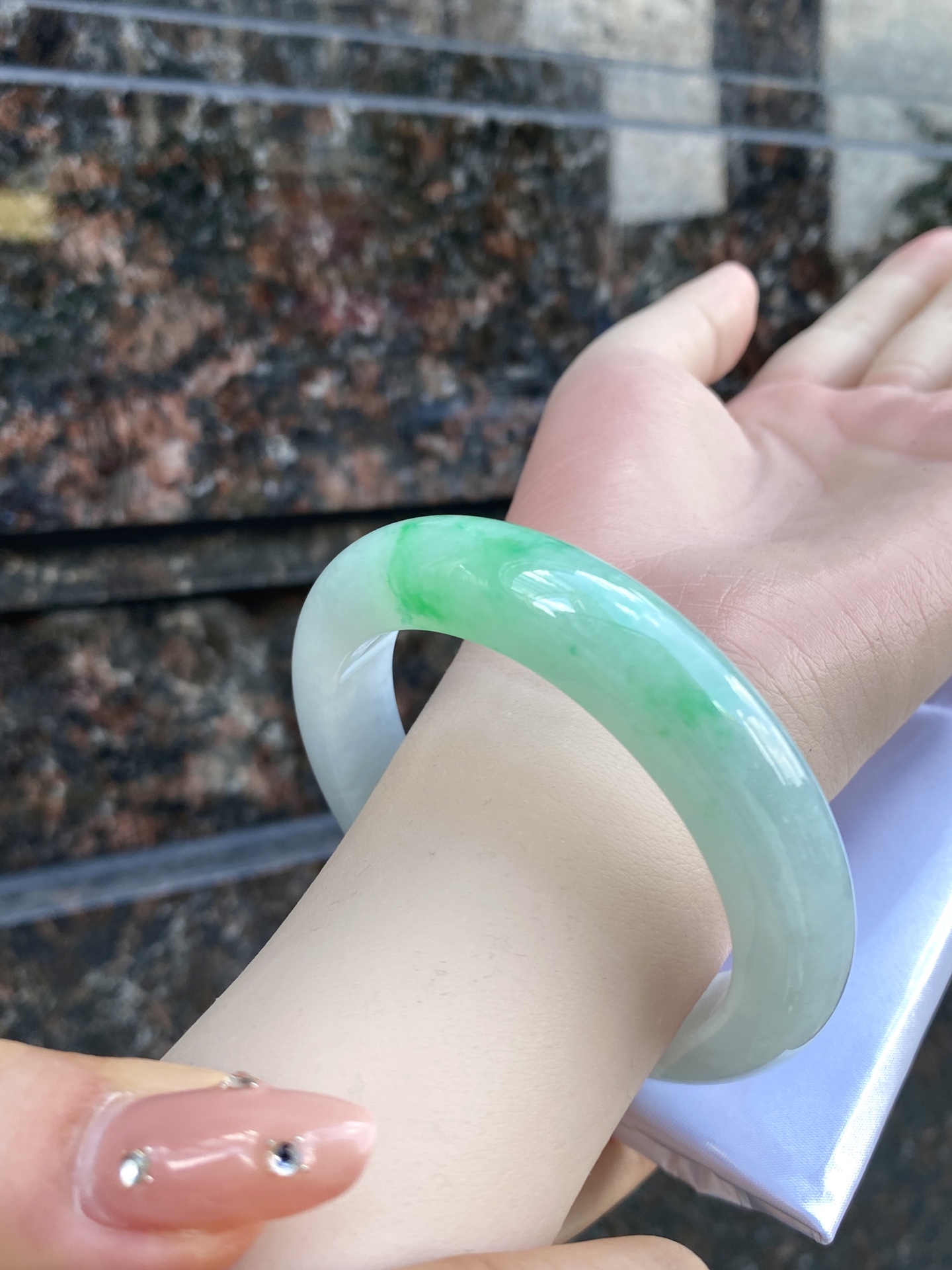 飘绿正圈手镯 尺寸：57.5-13.3-10.5 0CSL260929