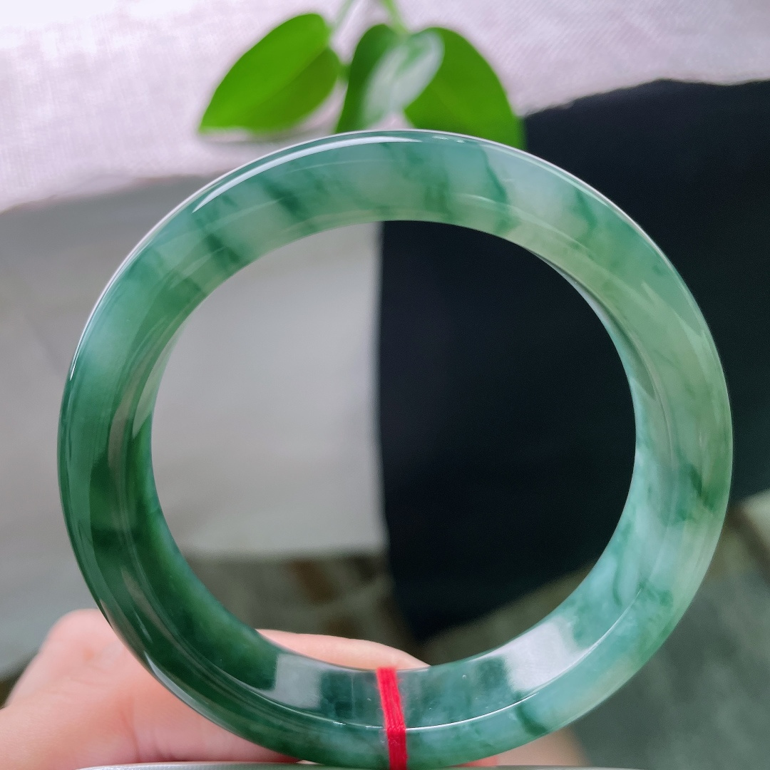 55.7/12.1/8.1，湖水蓝正圈，种老，水头好，飘花摇曳生姿，古色古香，无裂，59411