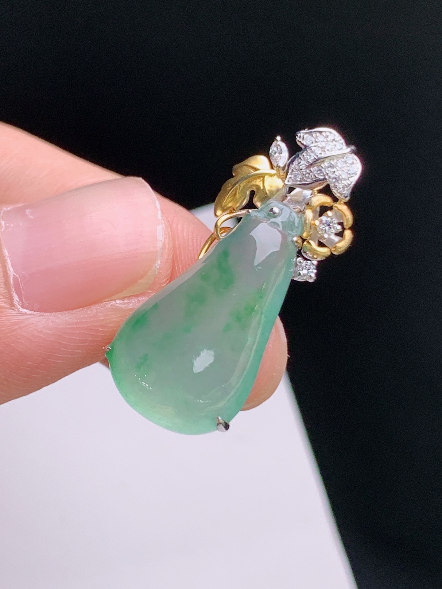️ 冰种飘花福瓜吊坠，种水冰透，飘花灵动，线条流畅 裸石19.5-11.5-5.1 整体27.5 99