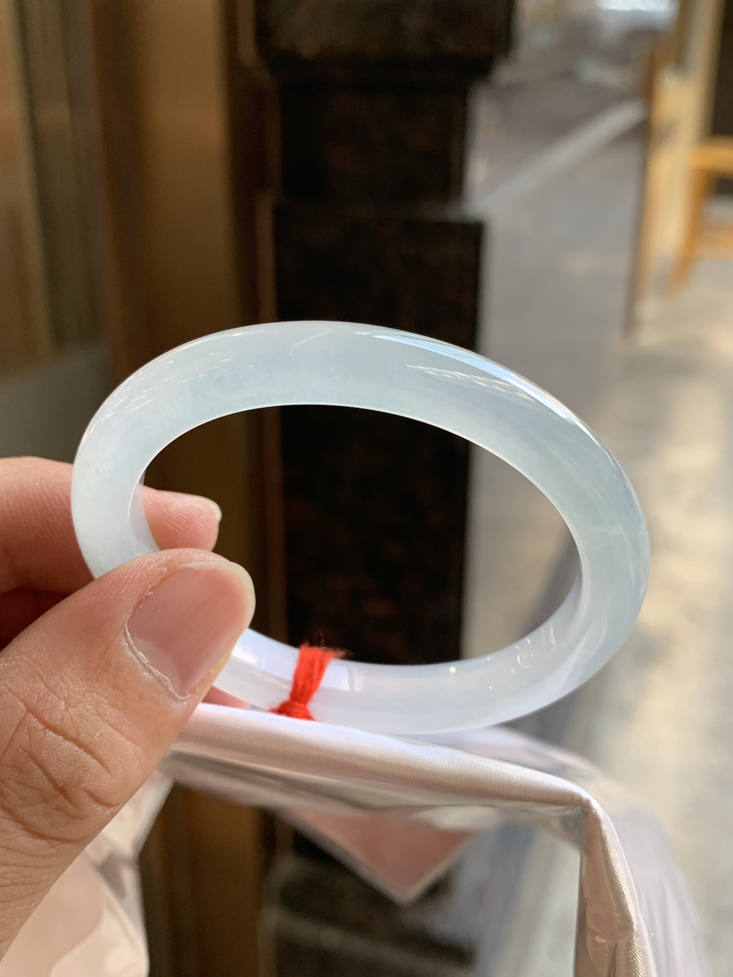 51.1-44.4-7.9-7.3冰贵妃，清清爽爽的质地，打灯有点棉根，正圈49可戴，0929-118MJ04310