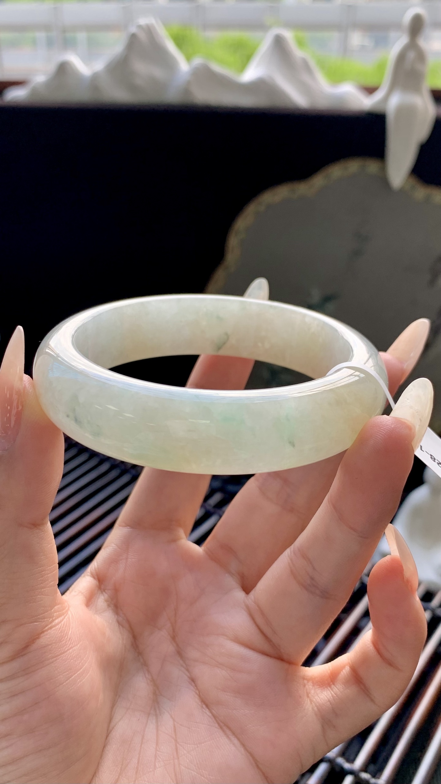 宽版飘黄翡飘花正圈手镯成品 A6928-11 尺寸：57-15-9
