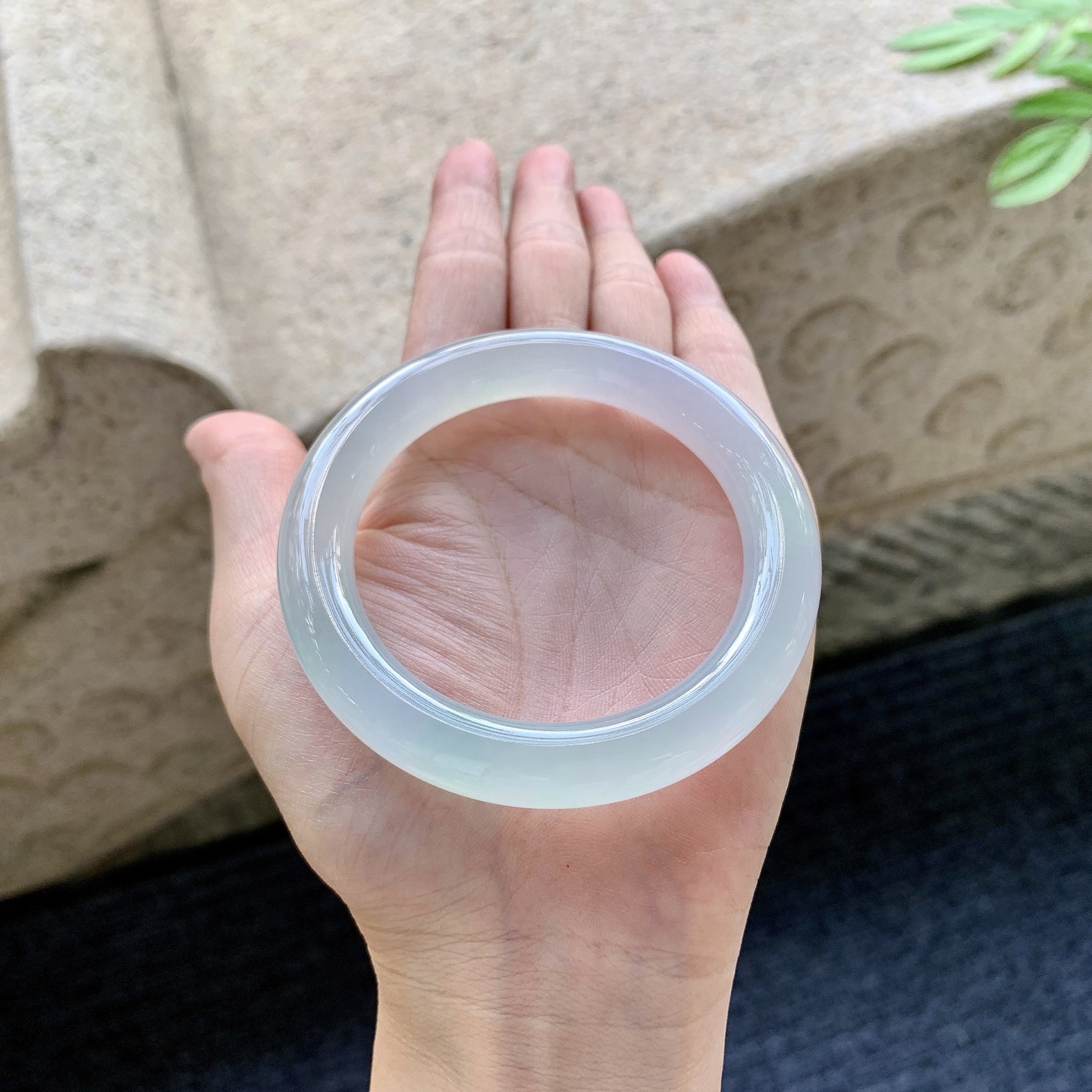 圆条53 54 圈口54.2/10.5/10.4 编码DZ093004 冰糯春彩，清透，水润，种老，细腻，有纹线