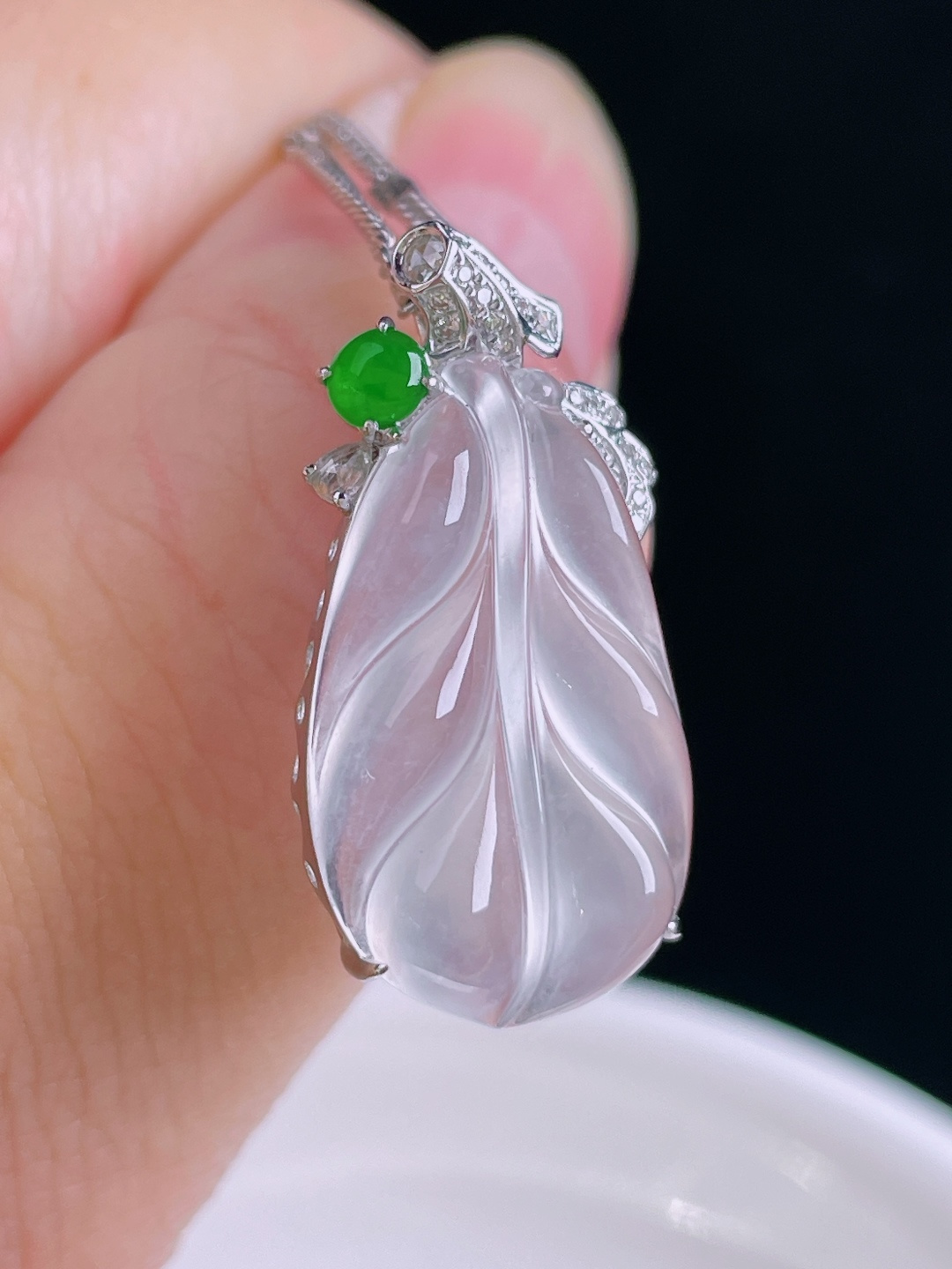 ️树叶，叶子，18k镶嵌，老种起光，细底通透，尺寸：26.4/13/7.3mm0929