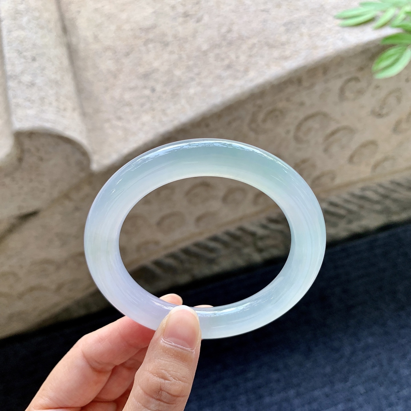 圆条53 54 圈口54.2/10.5/10.4 编码DZ093004 冰糯春彩，清透，水润，种老，细腻，有纹线