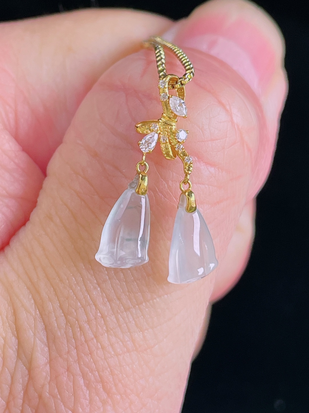 白冰莲藕吊坠，18k镶嵌，老种起光，细底通透，尺寸：22/11/4.3mm0929