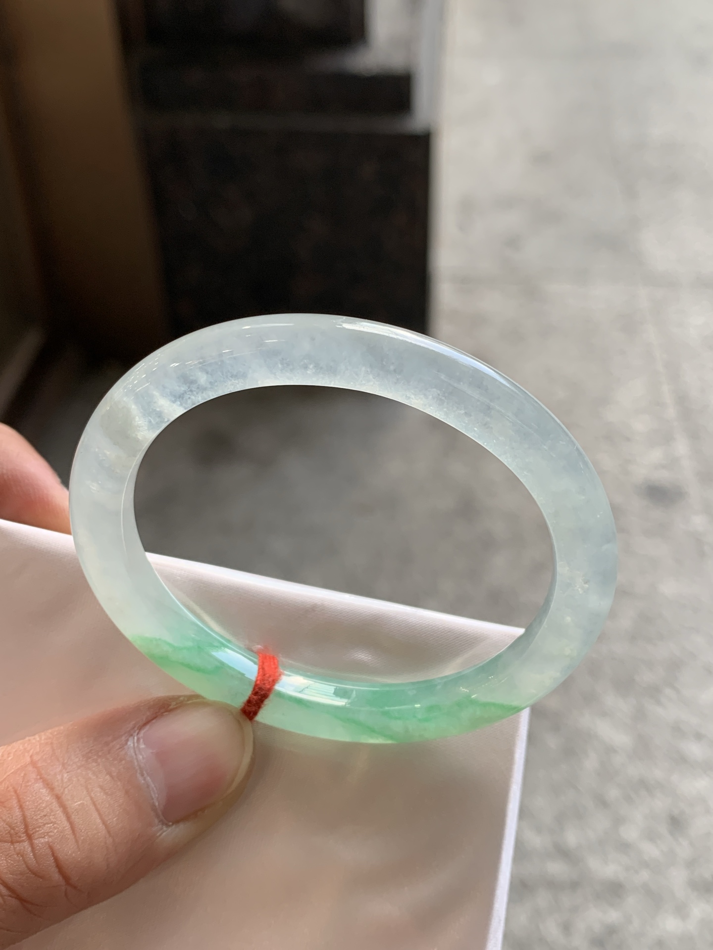 52-44-6.6-7.3 冰飘绿色贵妃，冰透底飘绿，局部有些棉絮，打灯有棉线，0929-HN1263
