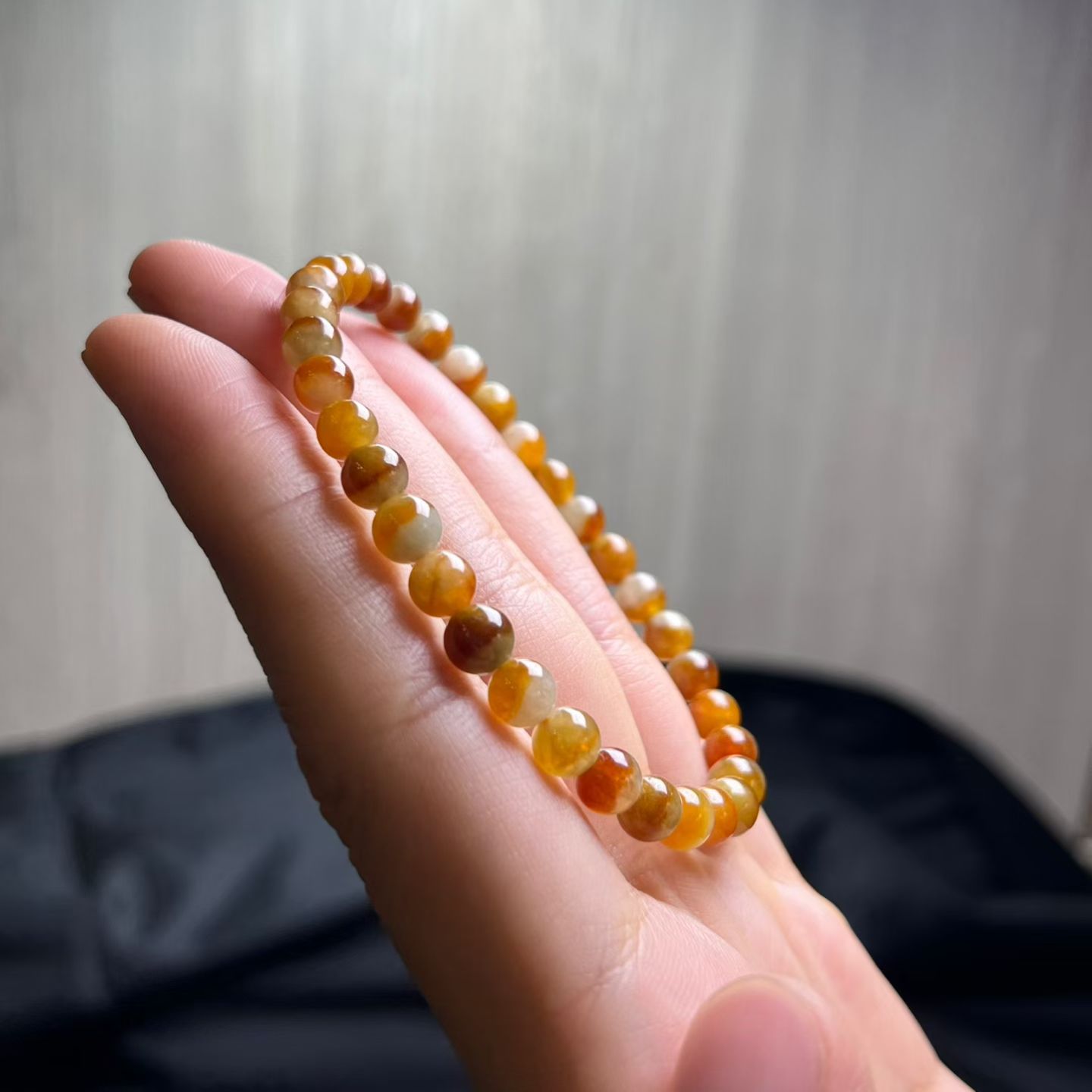 ️ 鸳鸯黄翡翠手链，卡4.8mm-5.8mm，33颗