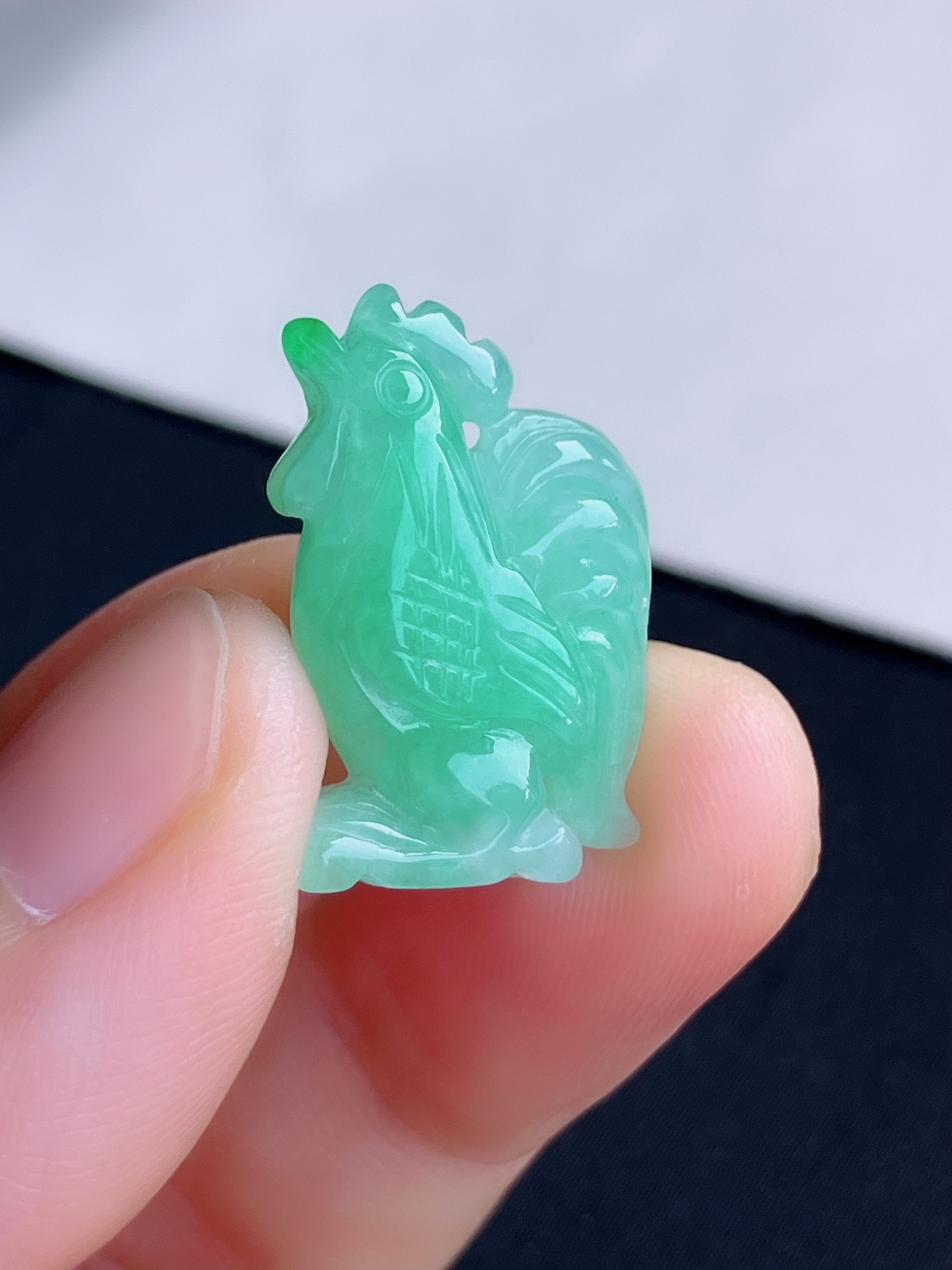 ️，甜绿生肖鸡牌，晶莹剔透，尺寸23/15.6/8/自然光实拍