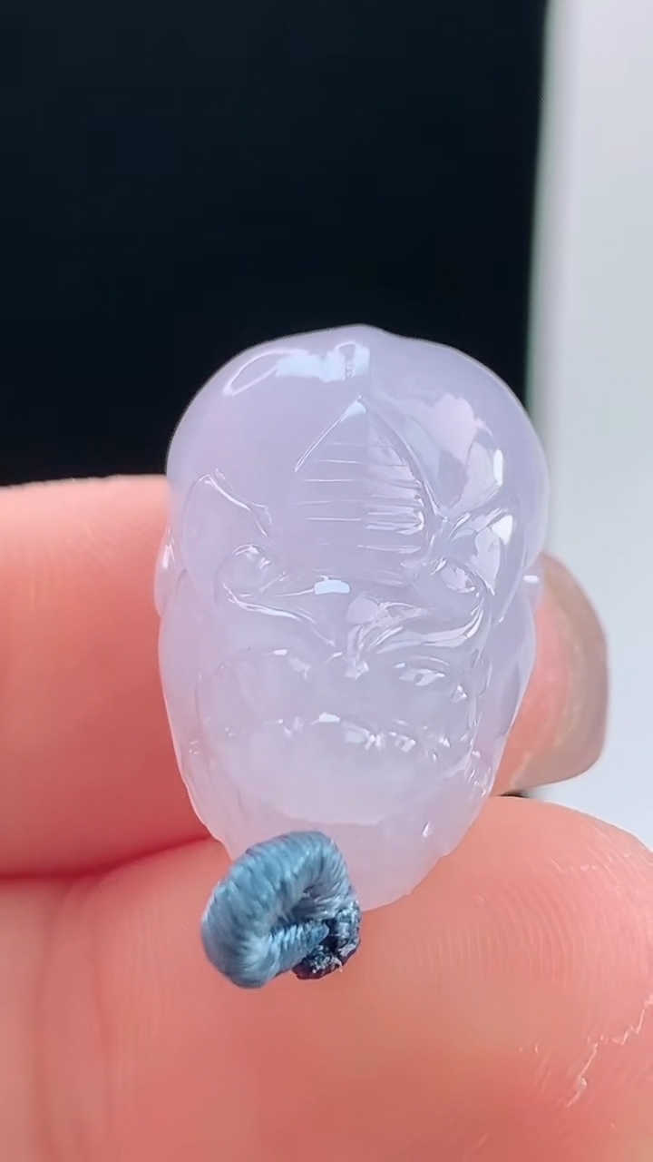 天然A货翡翠紫罗兰貔貅吊坠，尺寸23.2-15.1-11重量:8.00g
10月9日