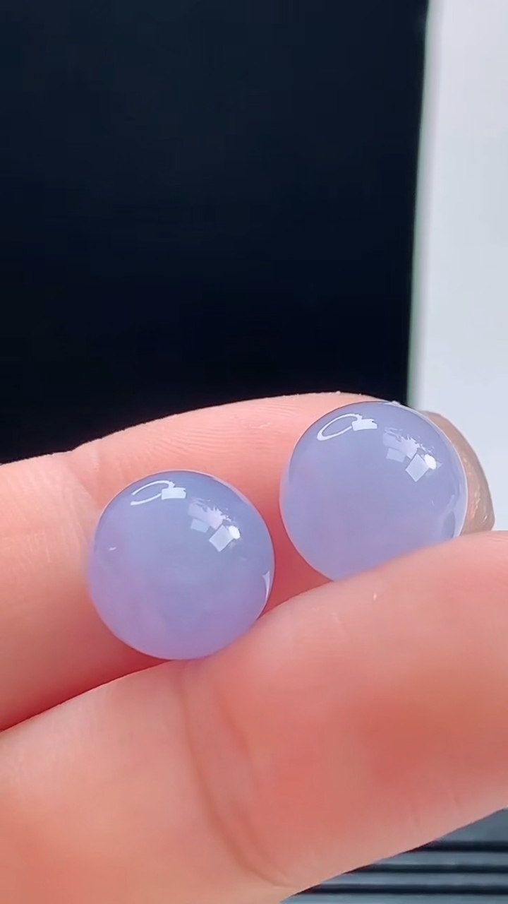 天然A货翡翠种紫罗兰圆珠镶嵌件一对，尺寸11.7重量:5.69
10月9日