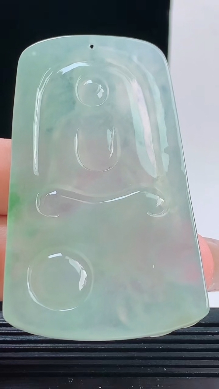 天然A货翡翠文殊菩萨吊坠，尺寸65.1-38.3-6重量:34.66g
10月9日