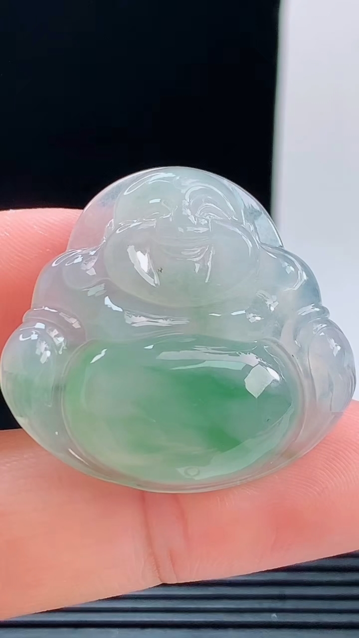 天然A货翡翠冰种飘花佛公吊坠，尺寸30.3-33.3-6.1重量:9.31
10月9日
