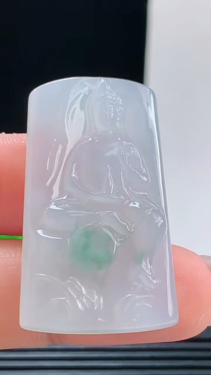 天然A货翡翠飘花观音菩萨吊坠，尺寸40.8-23.5-6重量:13.27g
10月9日