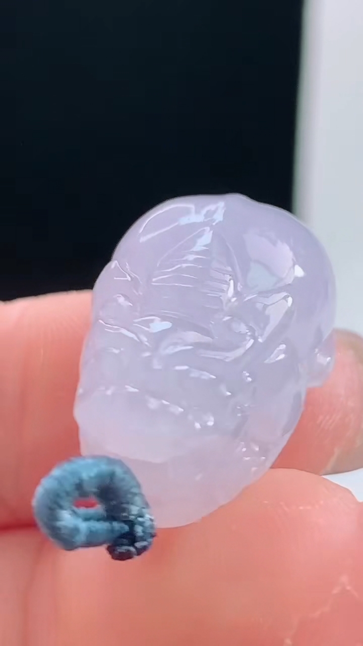 天然A货翡翠紫罗兰貔貅吊坠，尺寸23.2-15.1-11重量:8.00g
10月9日