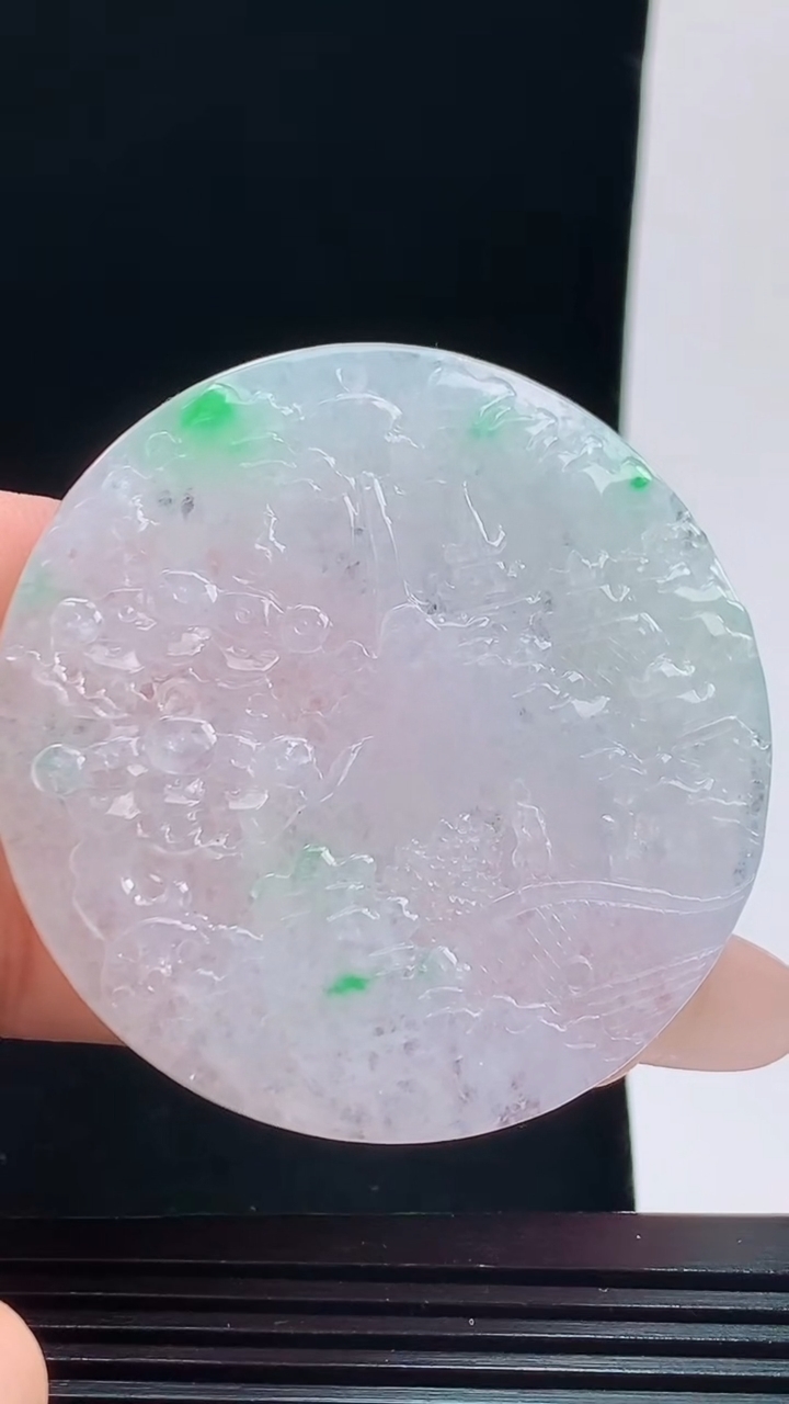 天然A货翡翠山水牌吊坠，尺寸50.8-4.7重量:27.92g
10月9日